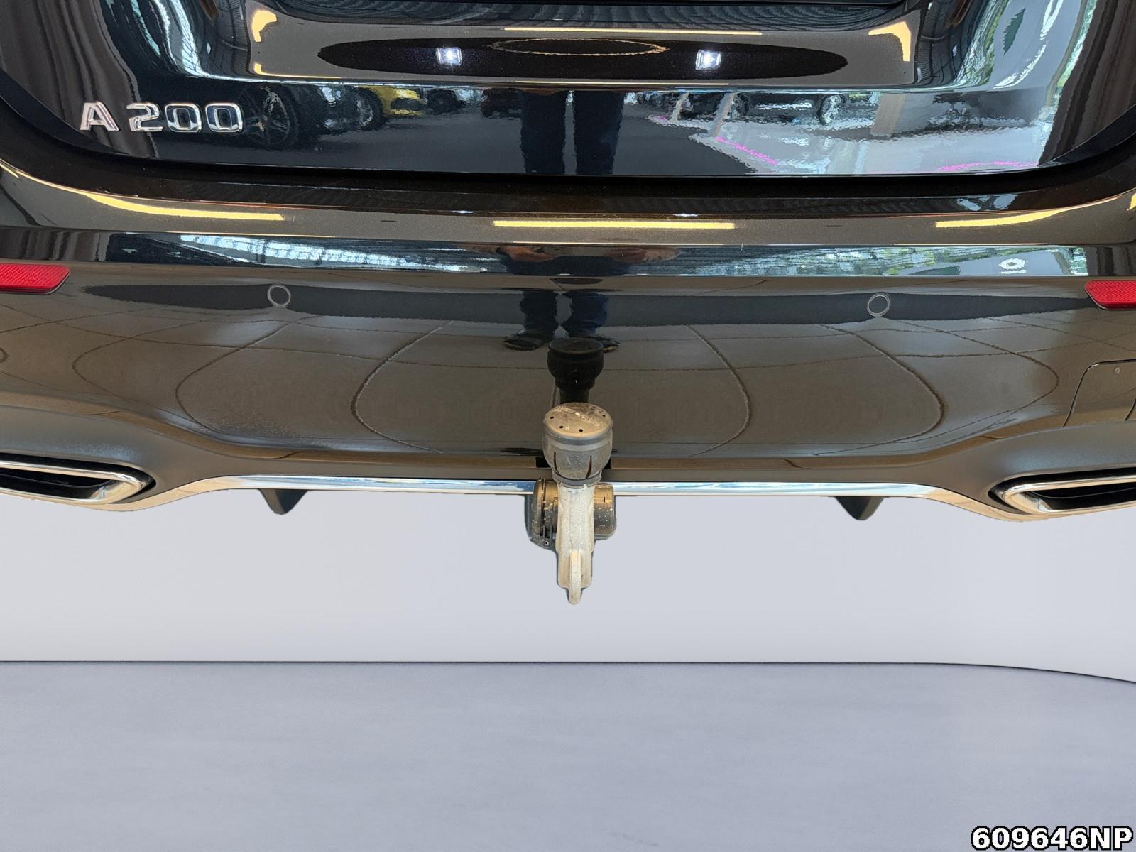Fahrzeugabbildung Mercedes-Benz A 200 AMG AHK Distronic Kamera LED Ambiente 18