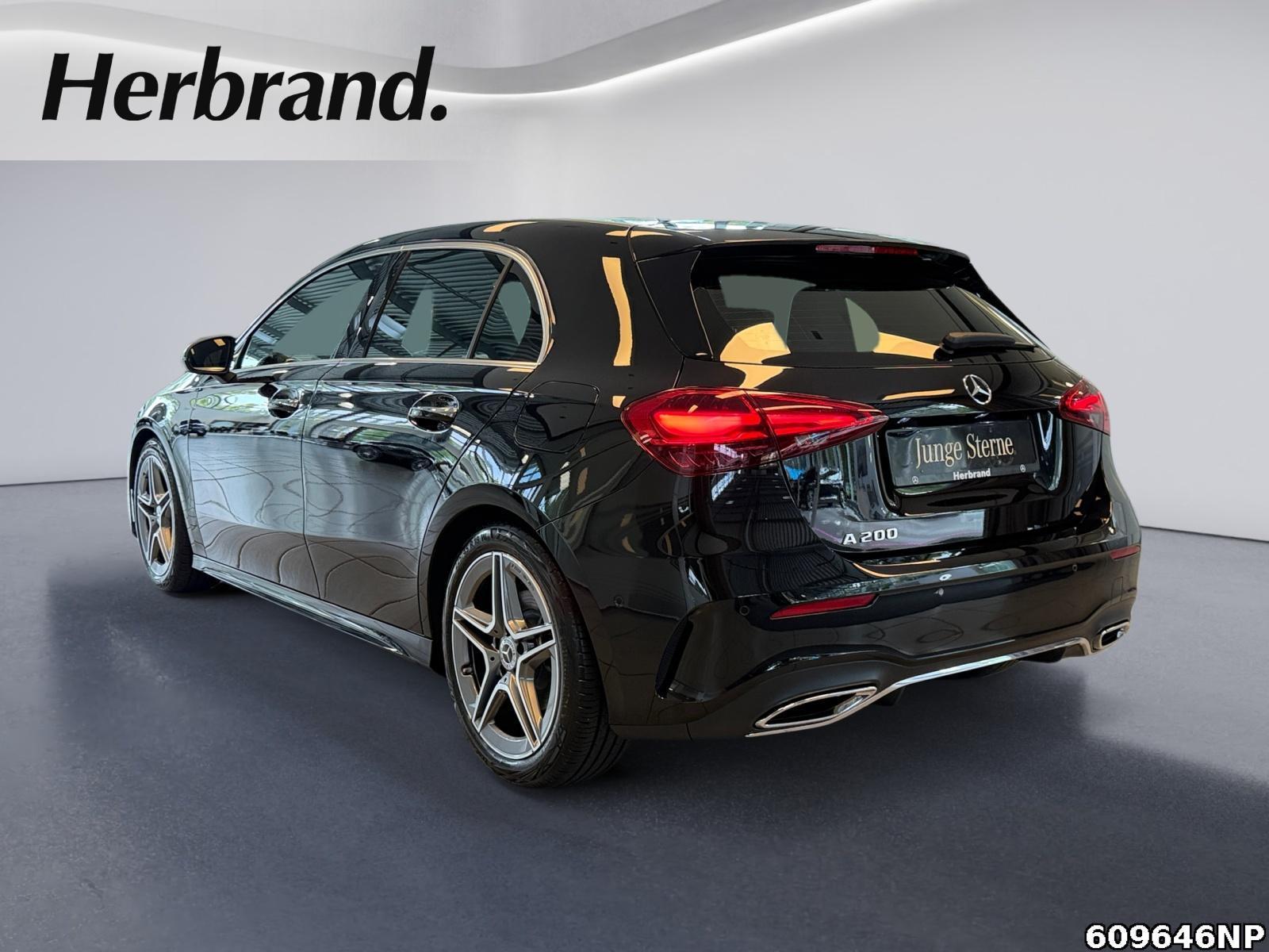 Fahrzeugabbildung Mercedes-Benz A 200 AMG AHK Distronic Kamera LED Ambiente 18