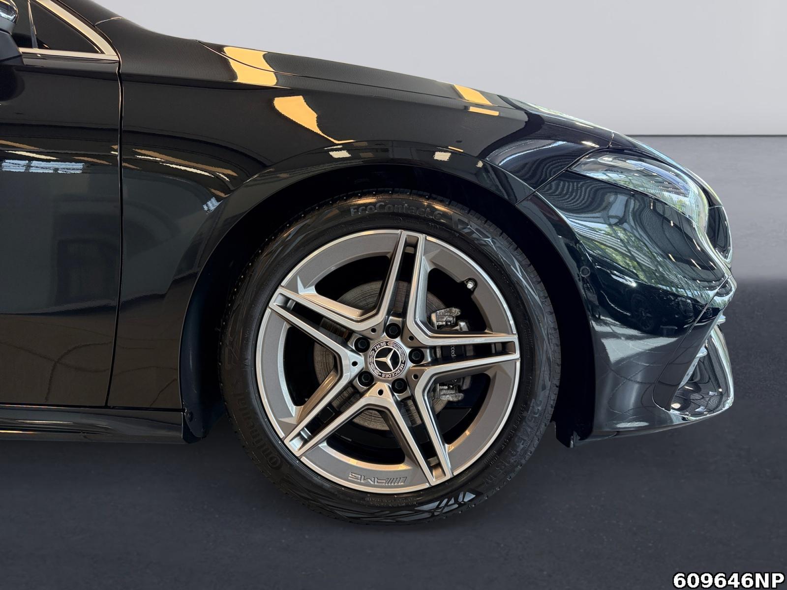 Fahrzeugabbildung Mercedes-Benz A 200 AMG AHK Distronic Kamera LED Ambiente 18