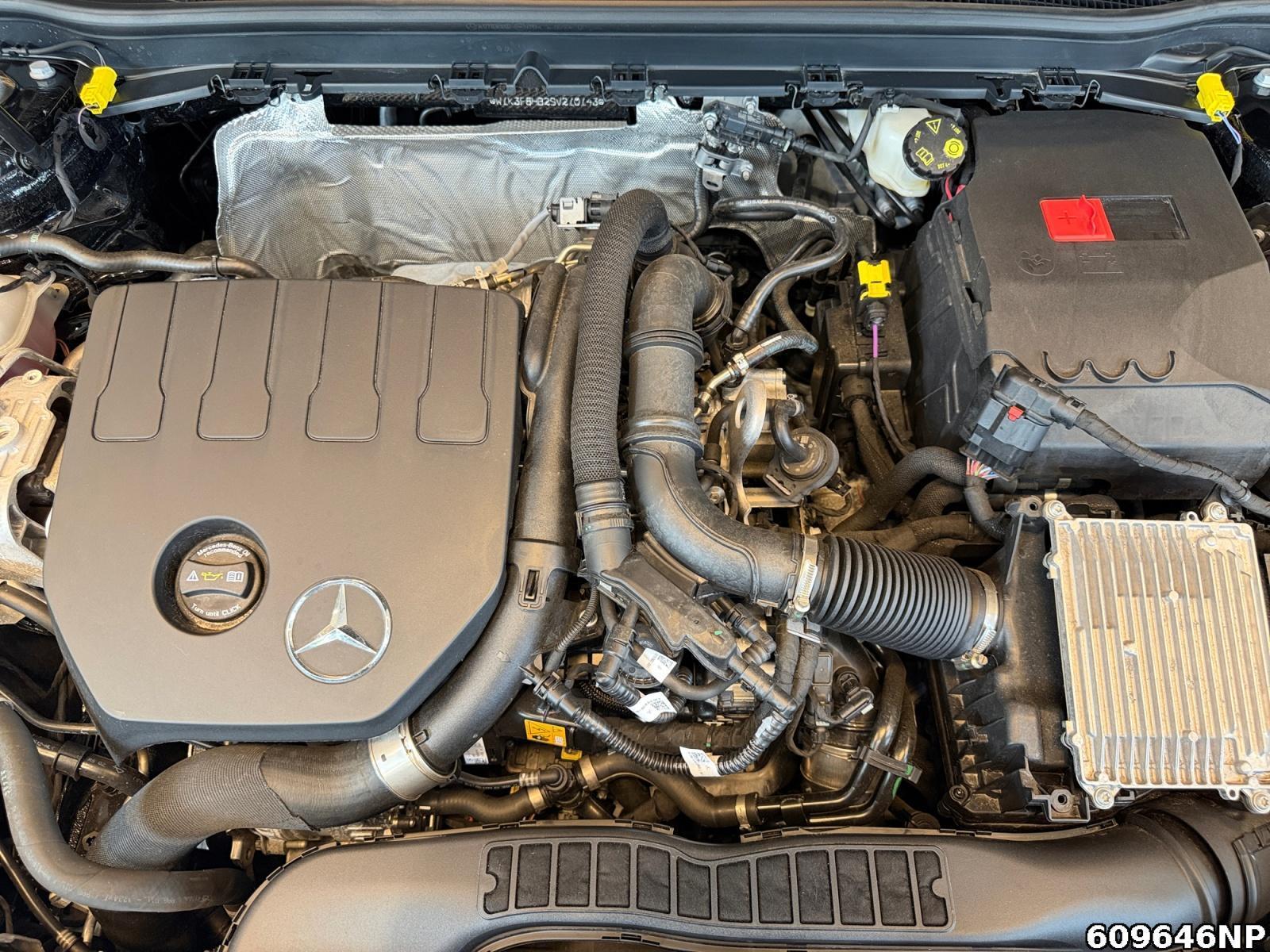 Fahrzeugabbildung Mercedes-Benz A 200 AMG AHK Distronic Kamera LED Ambiente 18