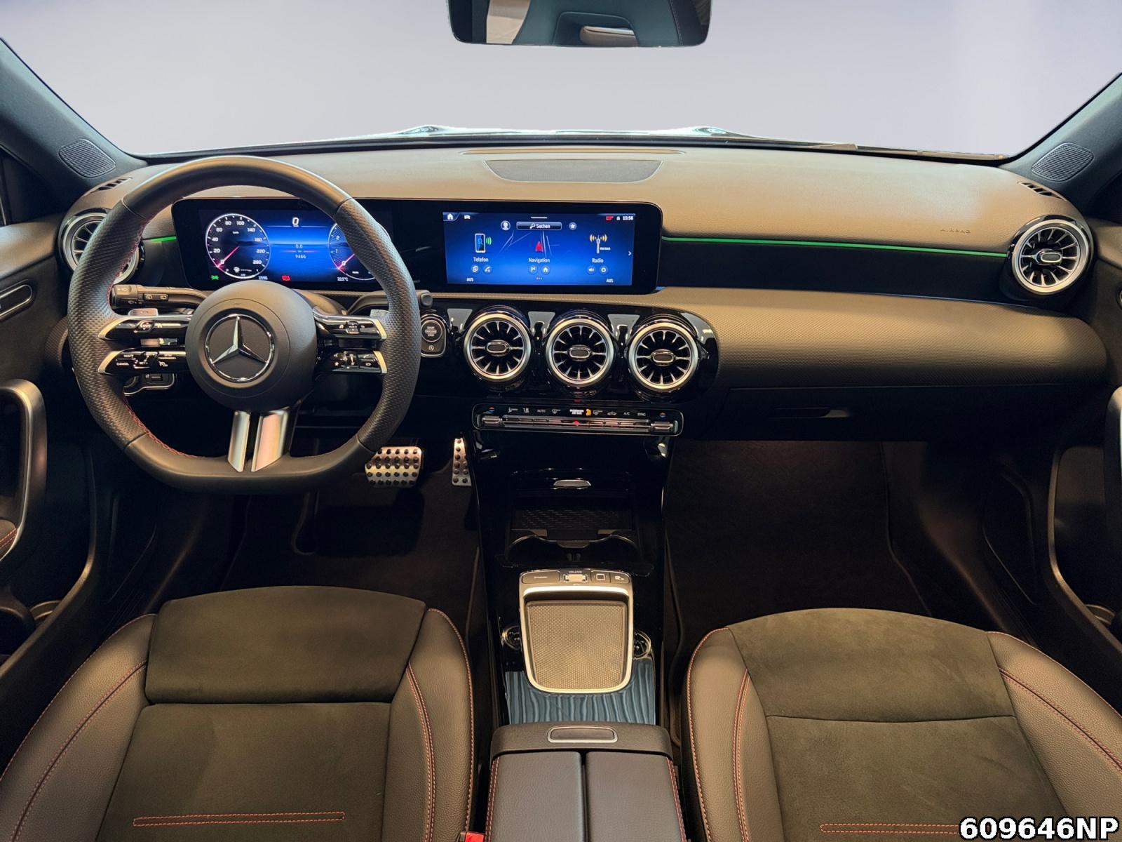 Fahrzeugabbildung Mercedes-Benz A 200 AMG AHK Distronic Kamera LED Ambiente 18