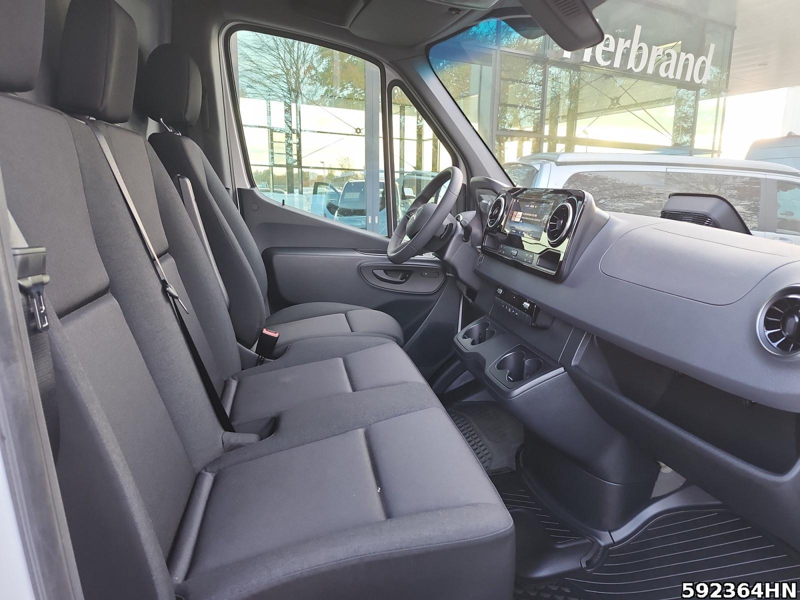 Fahrzeugabbildung Mercedes-Benz Sprinter 319 CDI Kasten PRO*L2H2*LED*Autom*AHK*