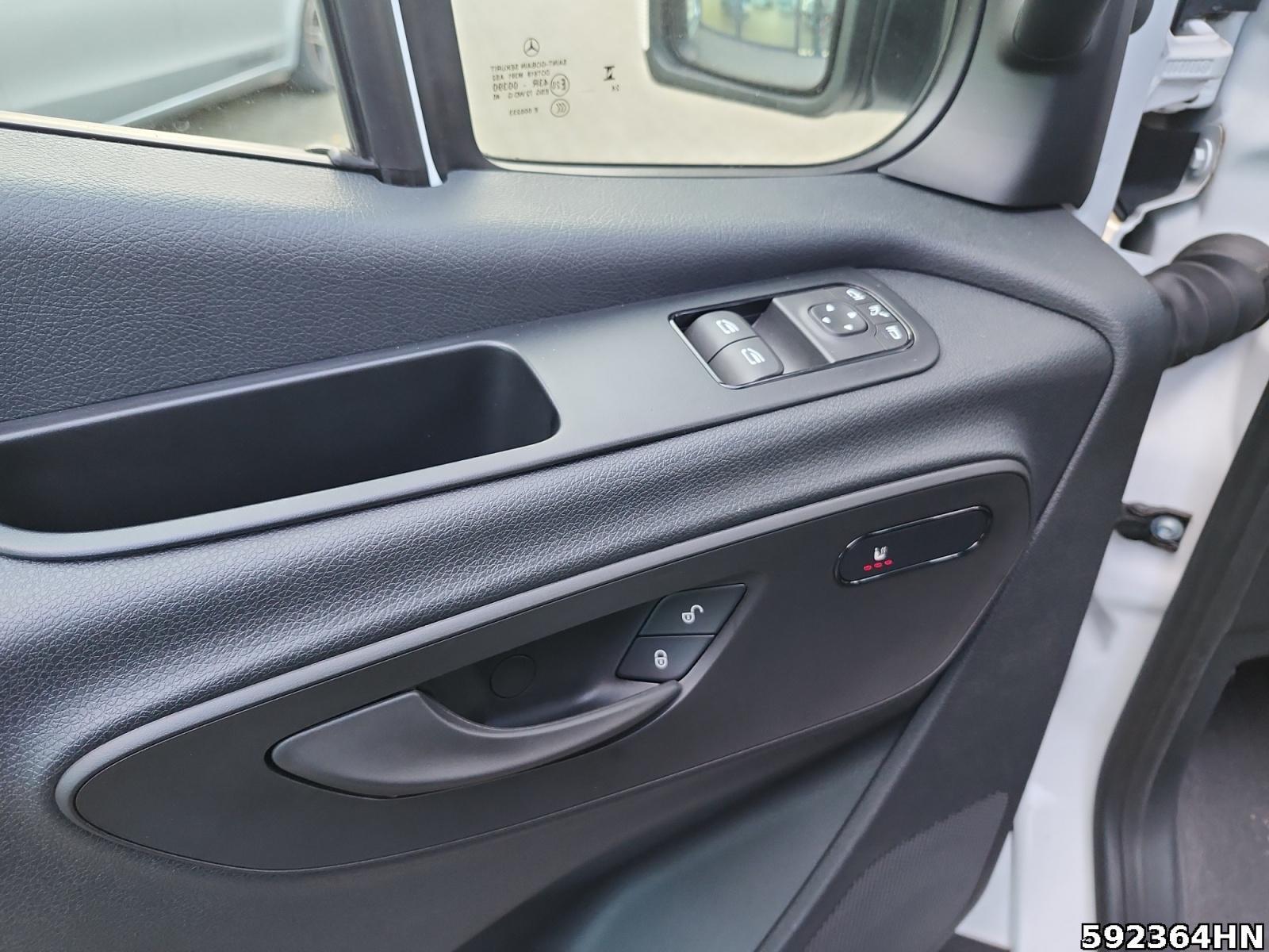 Fahrzeugabbildung Mercedes-Benz Sprinter 319 CDI Kasten PRO*L2H2*LED*Autom*AHK*