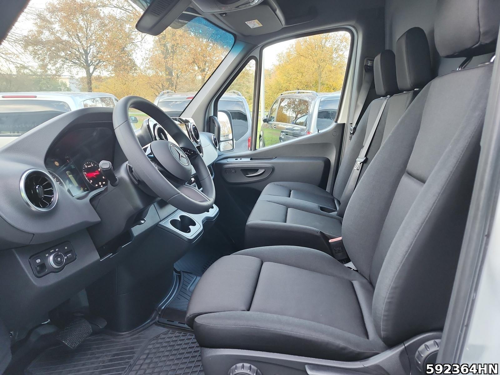 Fahrzeugabbildung Mercedes-Benz Sprinter 319 CDI Kasten PRO*L2H2*LED*Autom*AHK*