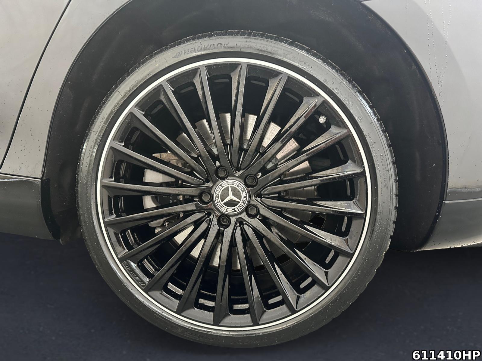 Fahrzeugabbildung Mercedes-Benz EQE 4M AMG Pano Burmester 21