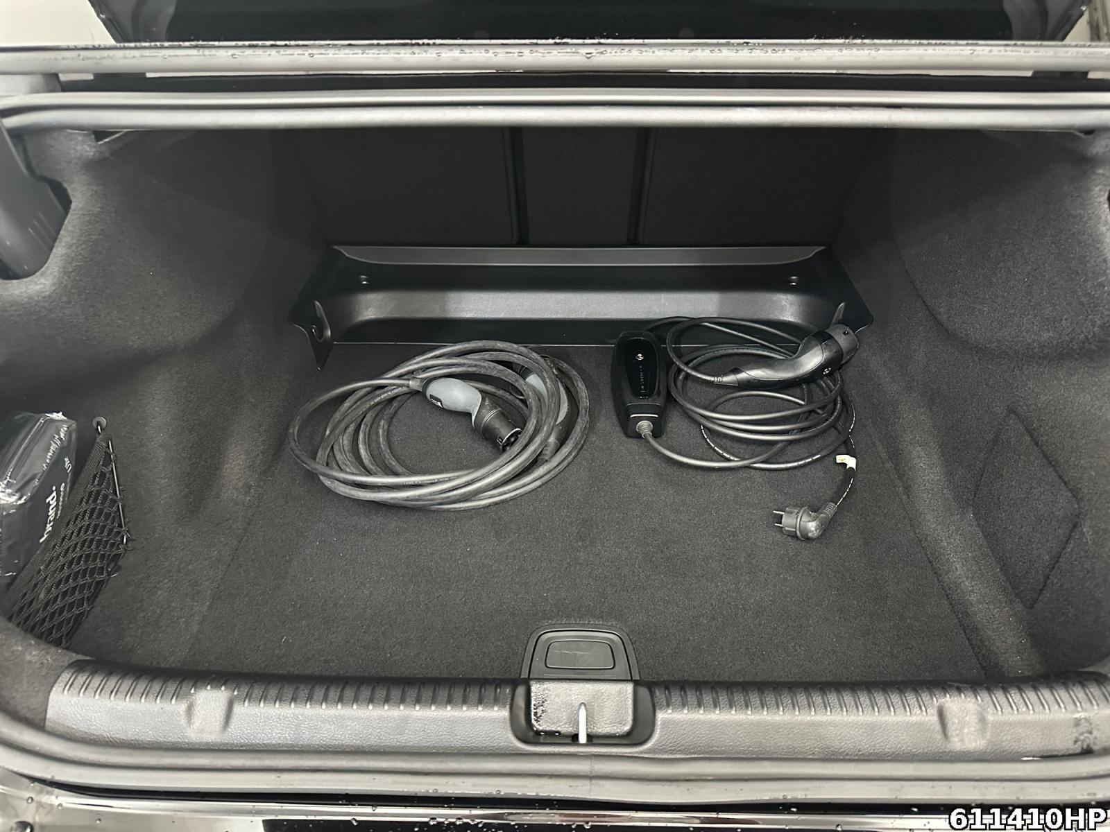 Fahrzeugabbildung Mercedes-Benz EQE 4M AMG Pano Burmester 21