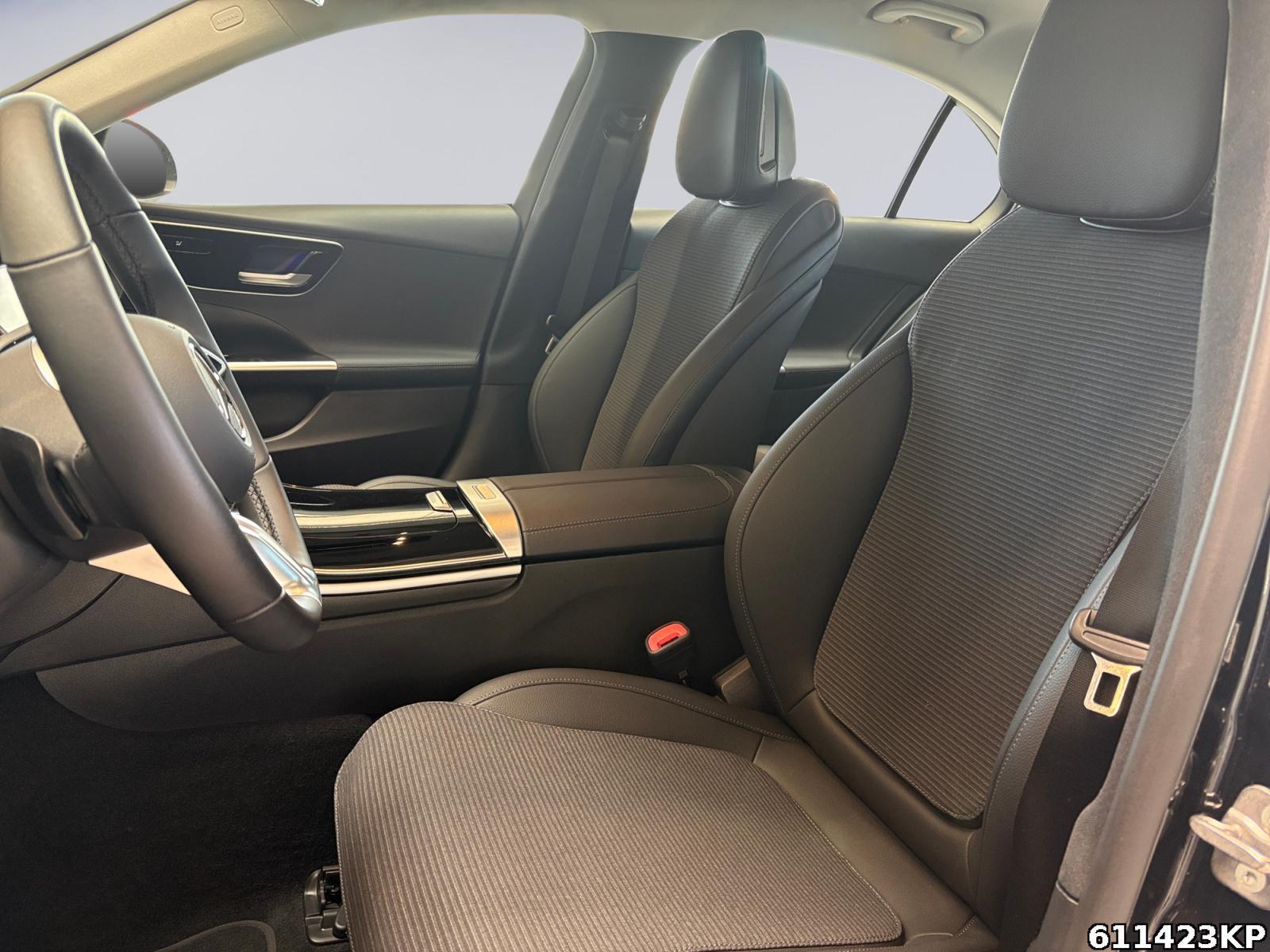 Fahrzeugabbildung Mercedes-Benz C 180 Avantgarde Digital-Light 360° CarPlay Totw