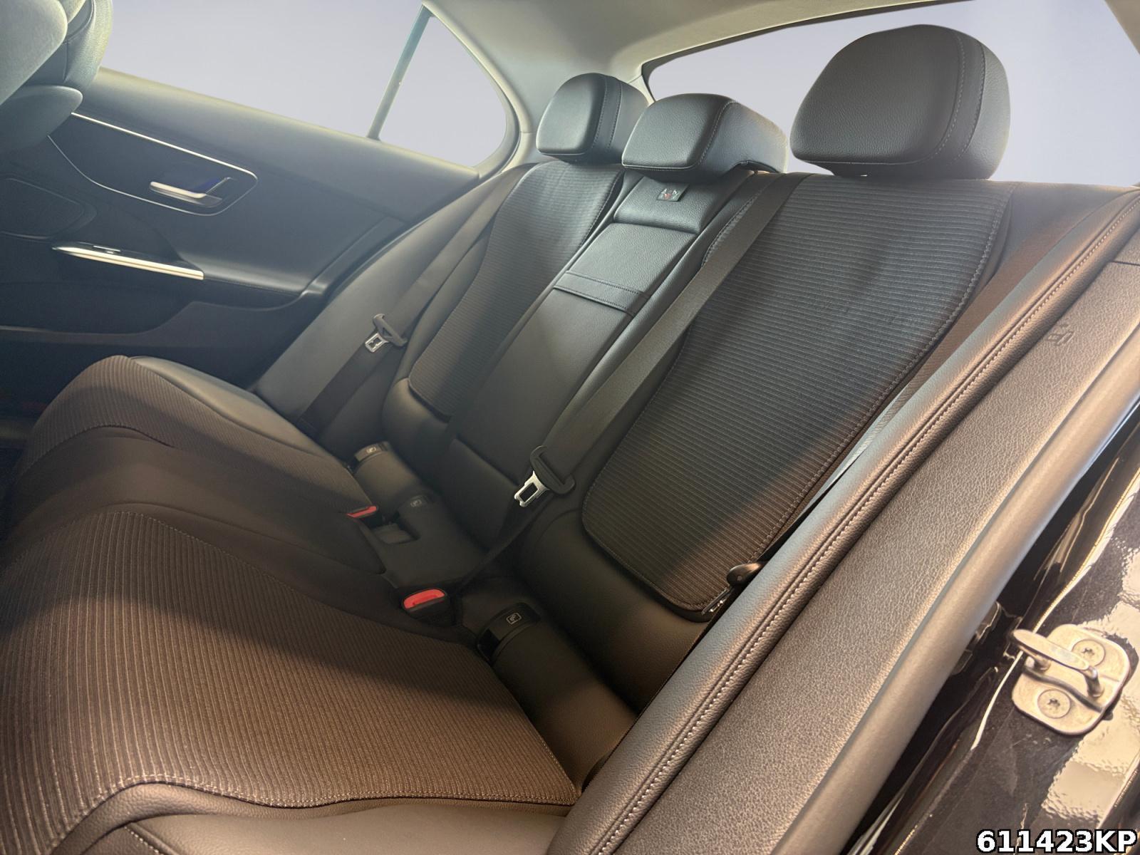 Fahrzeugabbildung Mercedes-Benz C 180 Avantgarde Digital-Light 360° CarPlay Totw