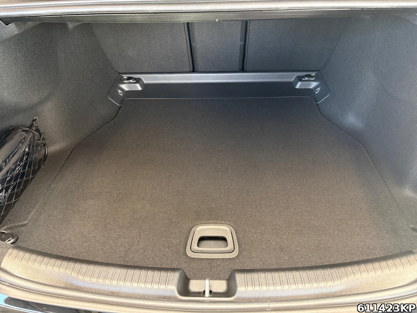 Fahrzeugabbildung Mercedes-Benz C 180 Avantgarde Digital-Light 360° CarPlay Totw