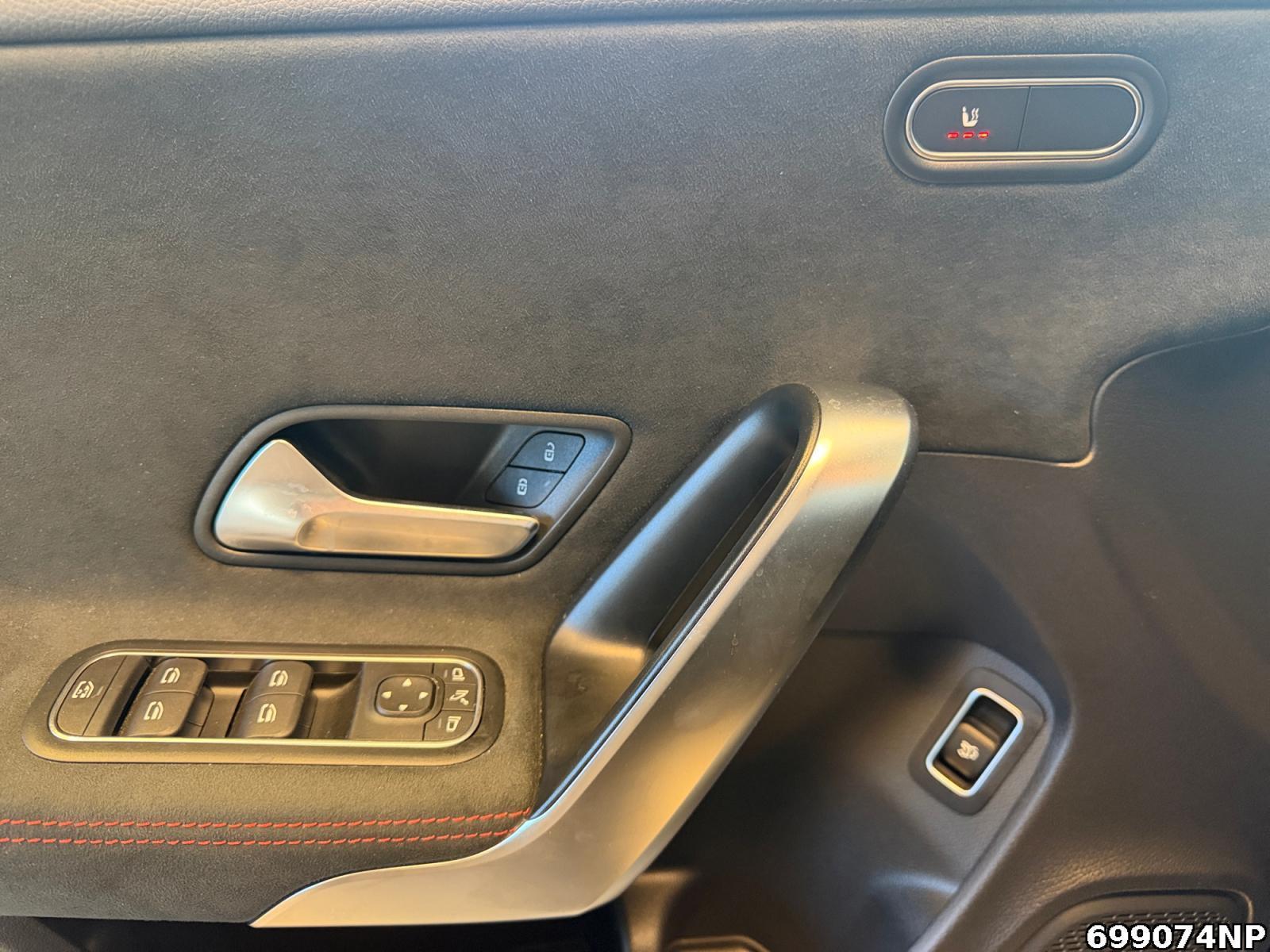 Fahrzeugabbildung Mercedes-Benz CLA 180 Shooting Brake AMG Ambiente LED Lenkradhzg KEYLESS.