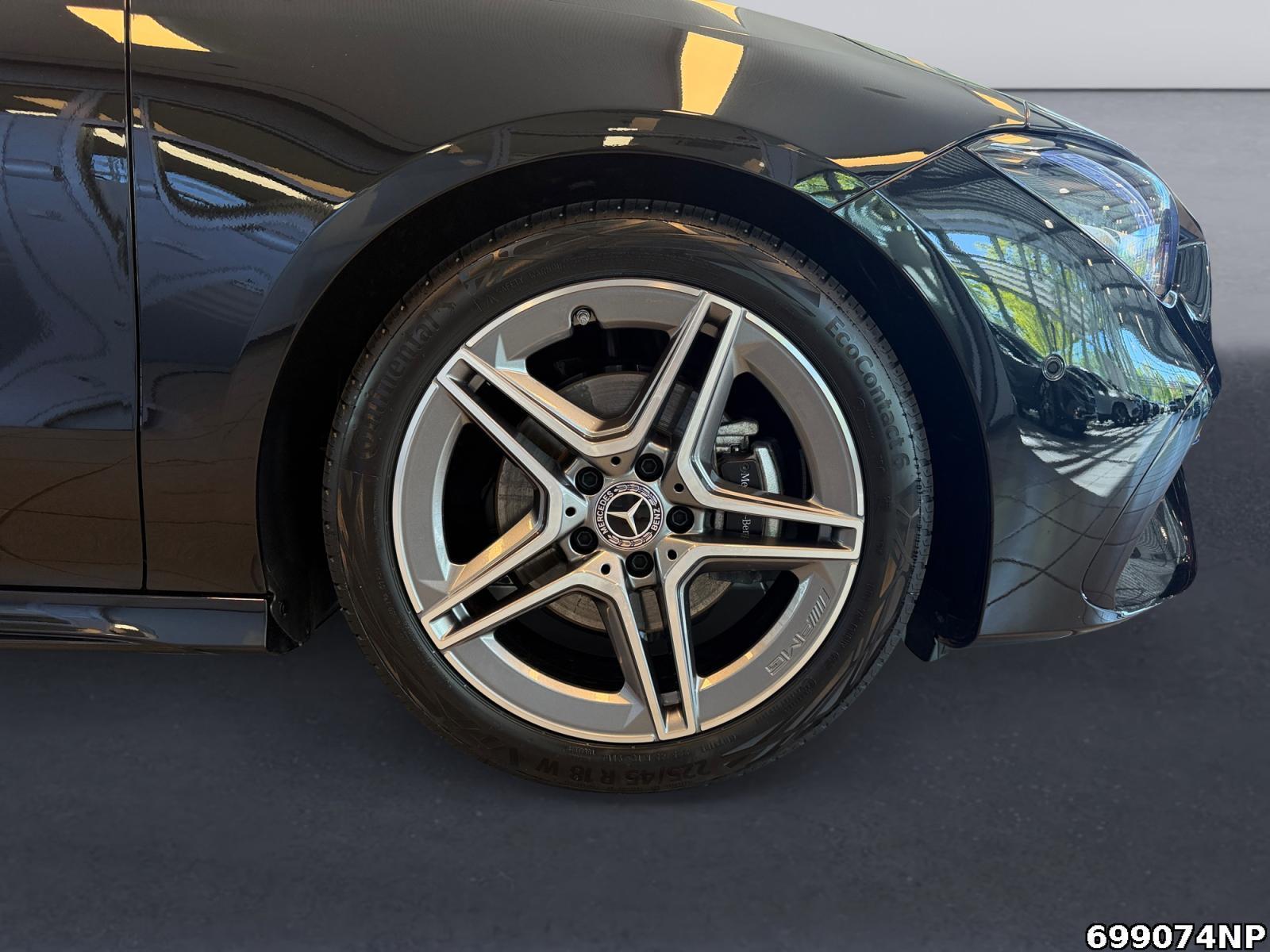 Fahrzeugabbildung Mercedes-Benz CLA 180 Shooting Brake AMG Ambiente LED Lenkradhzg KEYLESS.
