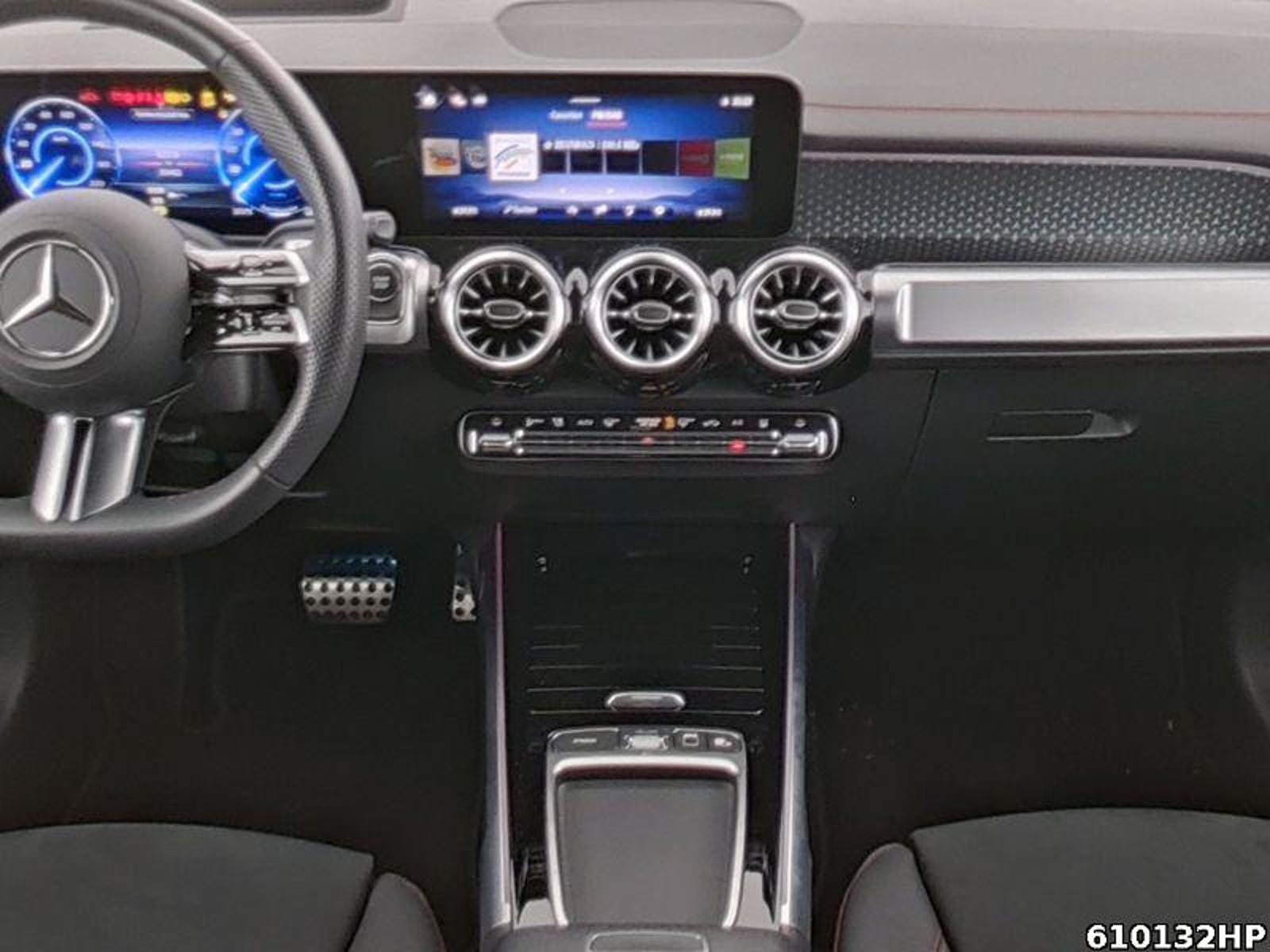 Fahrzeugabbildung Mercedes-Benz EQB 4M AMG 7Sitzer Burmester Memory HUD 360