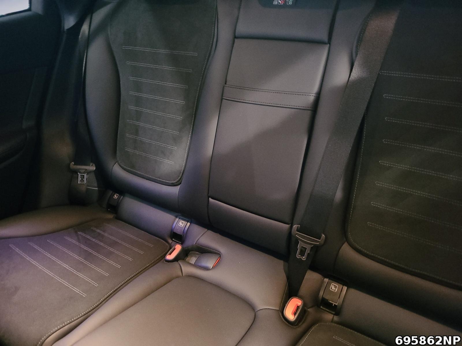 Fahrzeugabbildung Mercedes-Benz GLC 300 d 4M AMG AHK Digital Light Night Distro