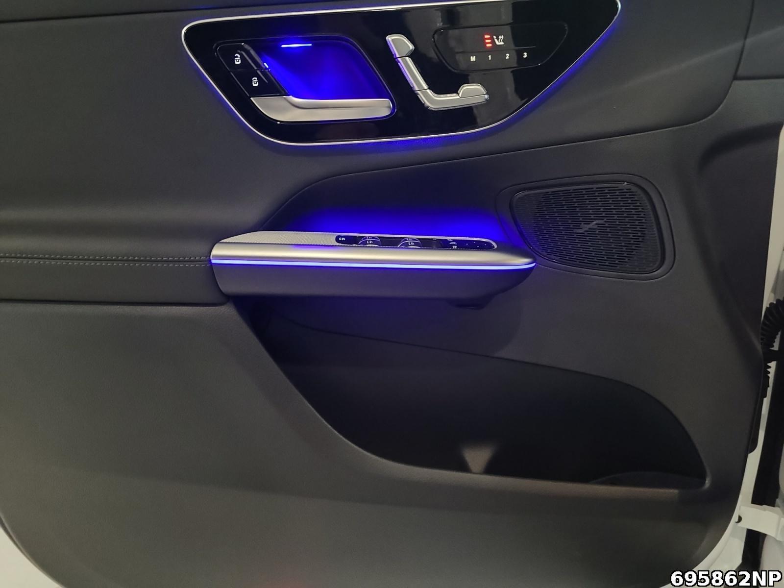 Fahrzeugabbildung Mercedes-Benz GLC 300 d 4M AMG AHK Digital Light Night Distro