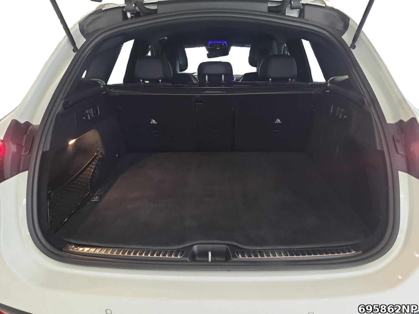 Fahrzeugabbildung Mercedes-Benz GLC 300 d 4M AMG AHK Digital Light Night Distro