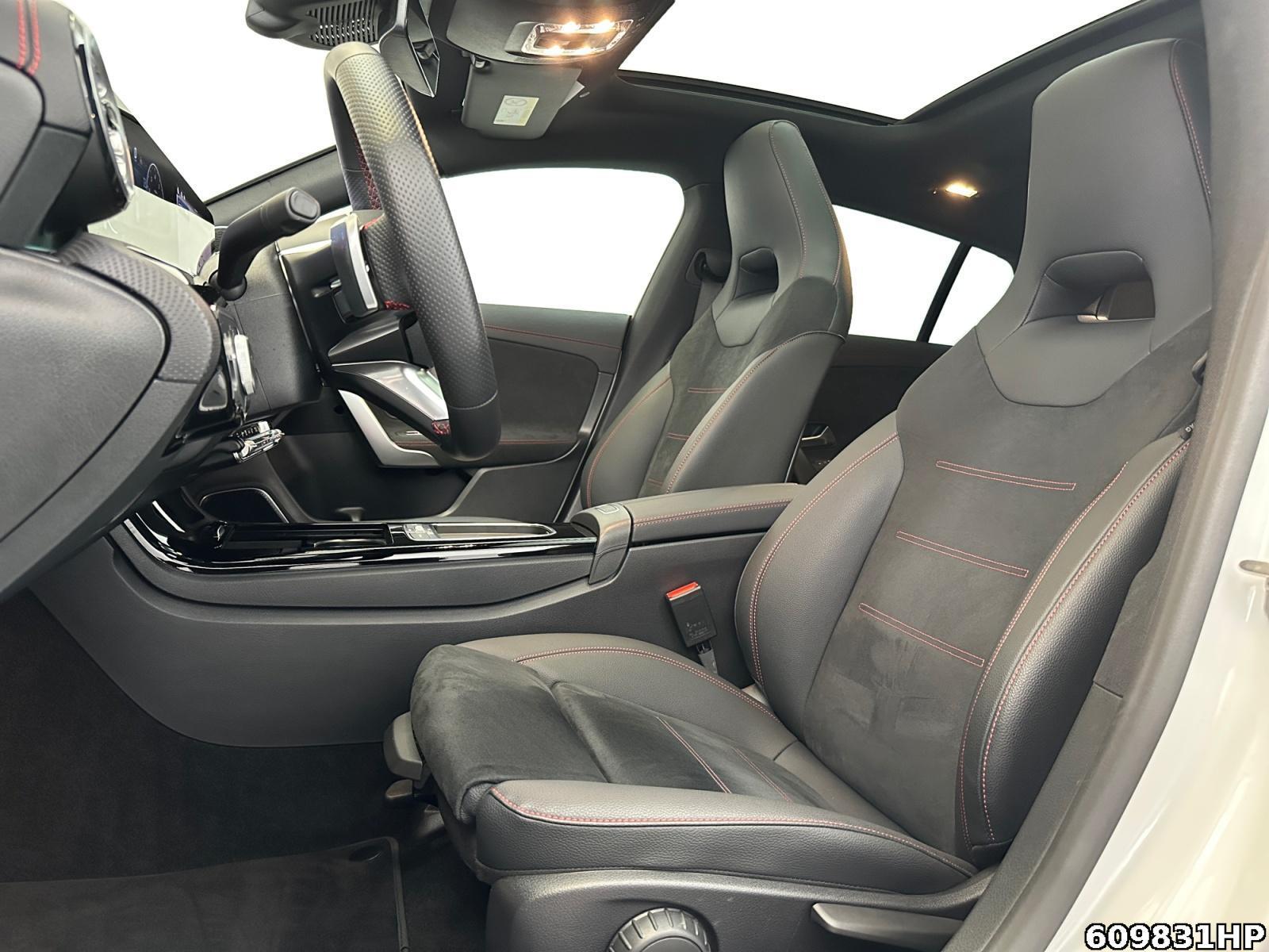 Fahrzeugabbildung Mercedes-Benz CLA 180 SB AMG AHK Night Pano Burmester Distron