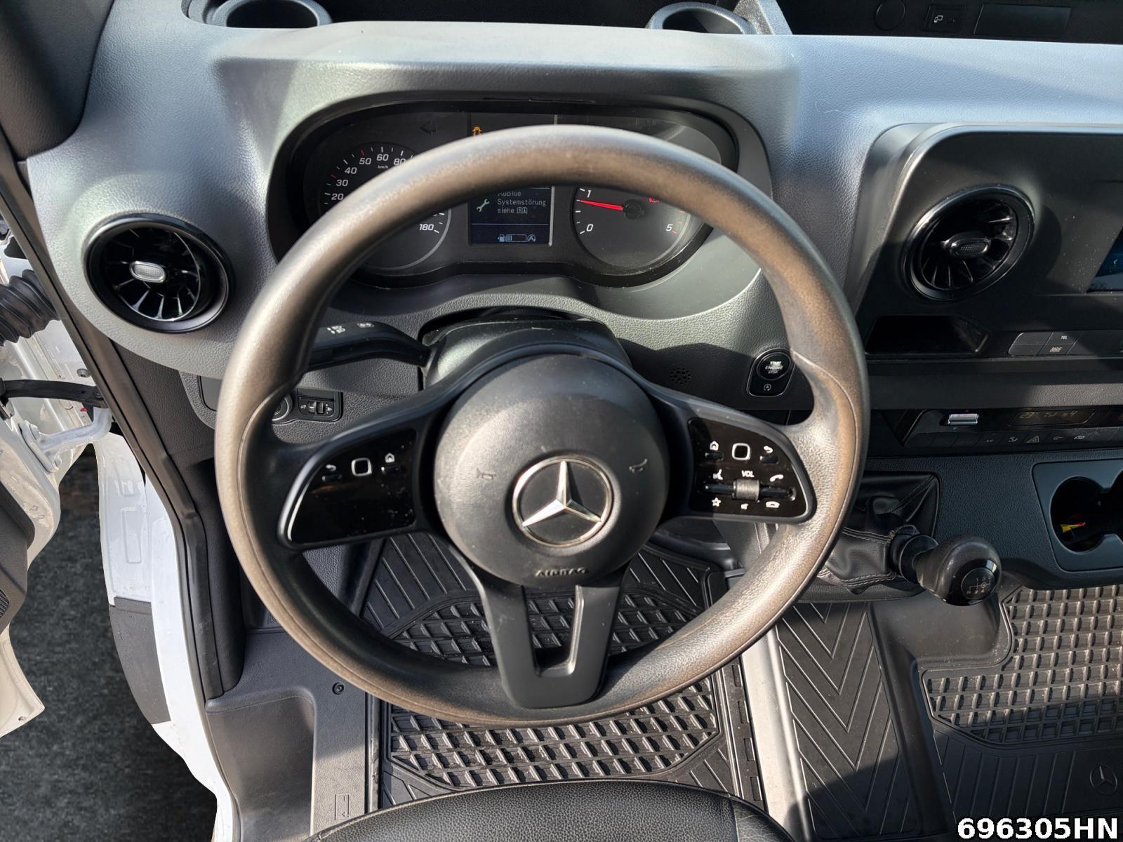 Fahrzeugabbildung Mercedes-Benz Sprinter 215 CDI *DoKa*Klima*AHK*Leder*MBUX*