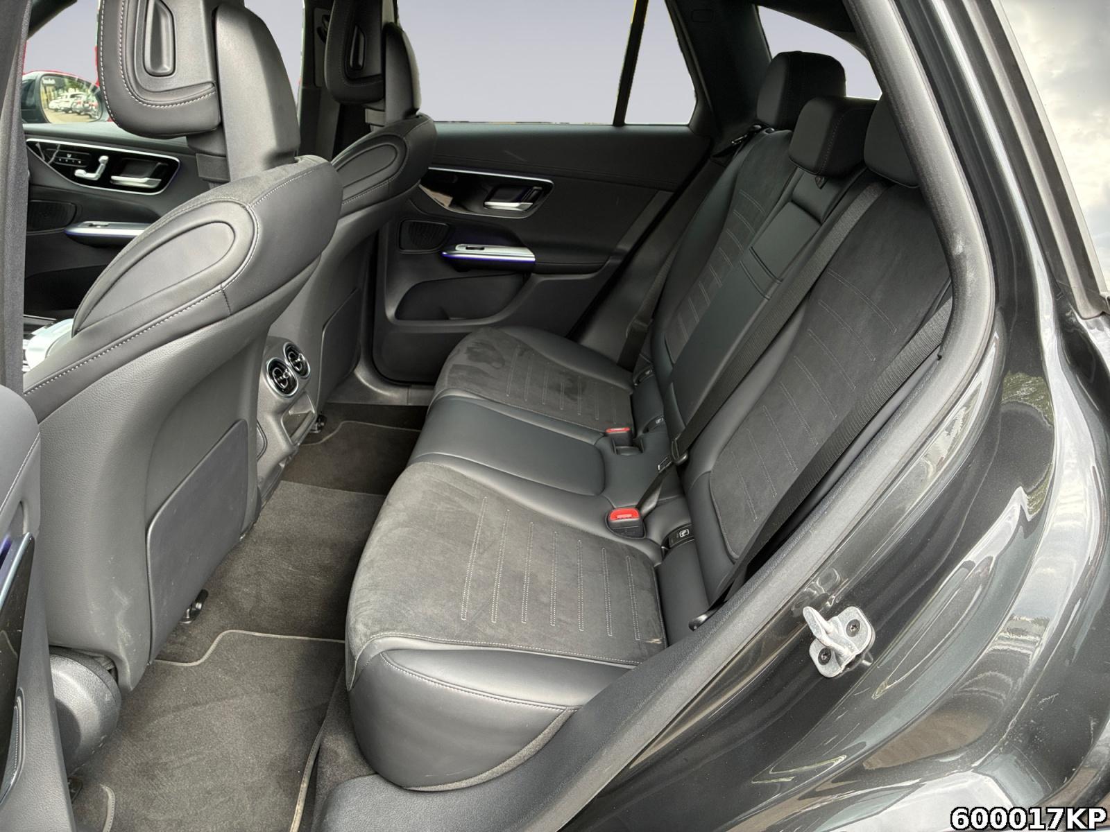 Fahrzeugabbildung Mercedes-Benz GLC 300 d 4M AMG AHK 360° Memory Ambiente