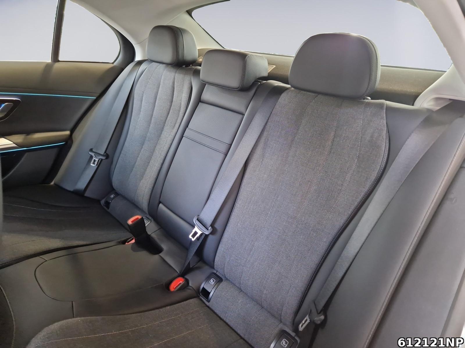 Fahrzeugabbildung Mercedes-Benz E 300 e Avantgarde Distronic Keyless Kamera LED