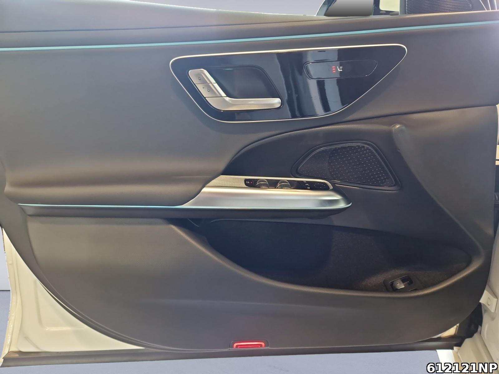Fahrzeugabbildung Mercedes-Benz E 300 e Avantgarde Distronic Keyless Kamera LED