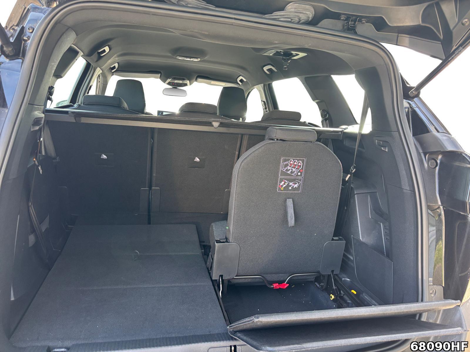 Fahrzeugabbildung Peugeot 5008 Active +7SITZER+STARTSTOPP+BLUETOOTH+LED+
