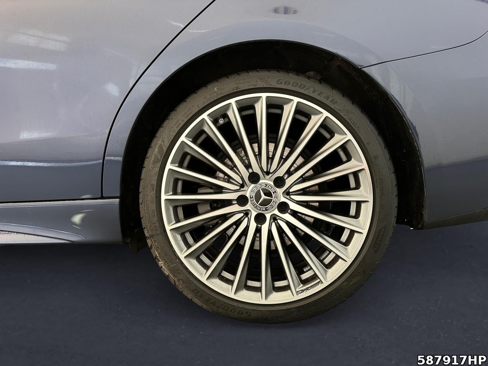 Fahrzeugabbildung Mercedes-Benz C 300 d AMG *Pano AHK DISTRONIC 19