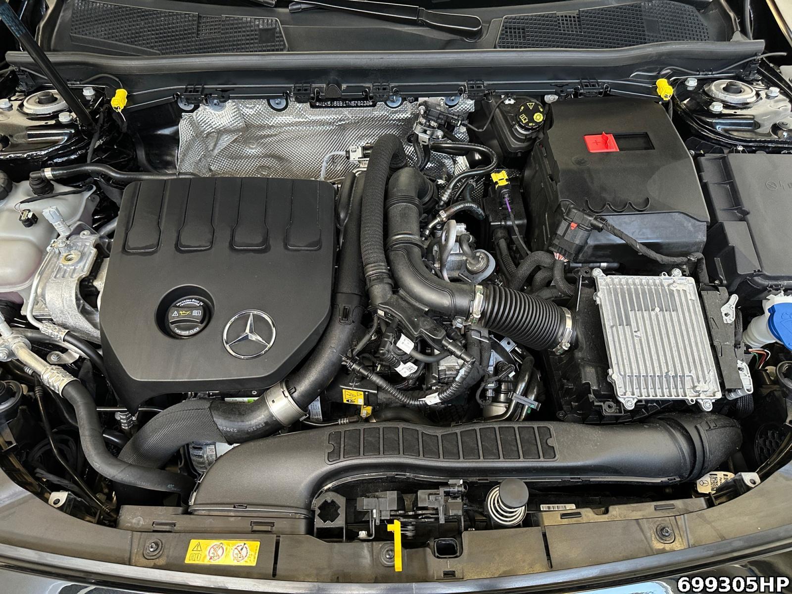 Fahrzeugabbildung Mercedes-Benz CLA 180 Coupé AMG CarPlay Ambient Kamera Keyless