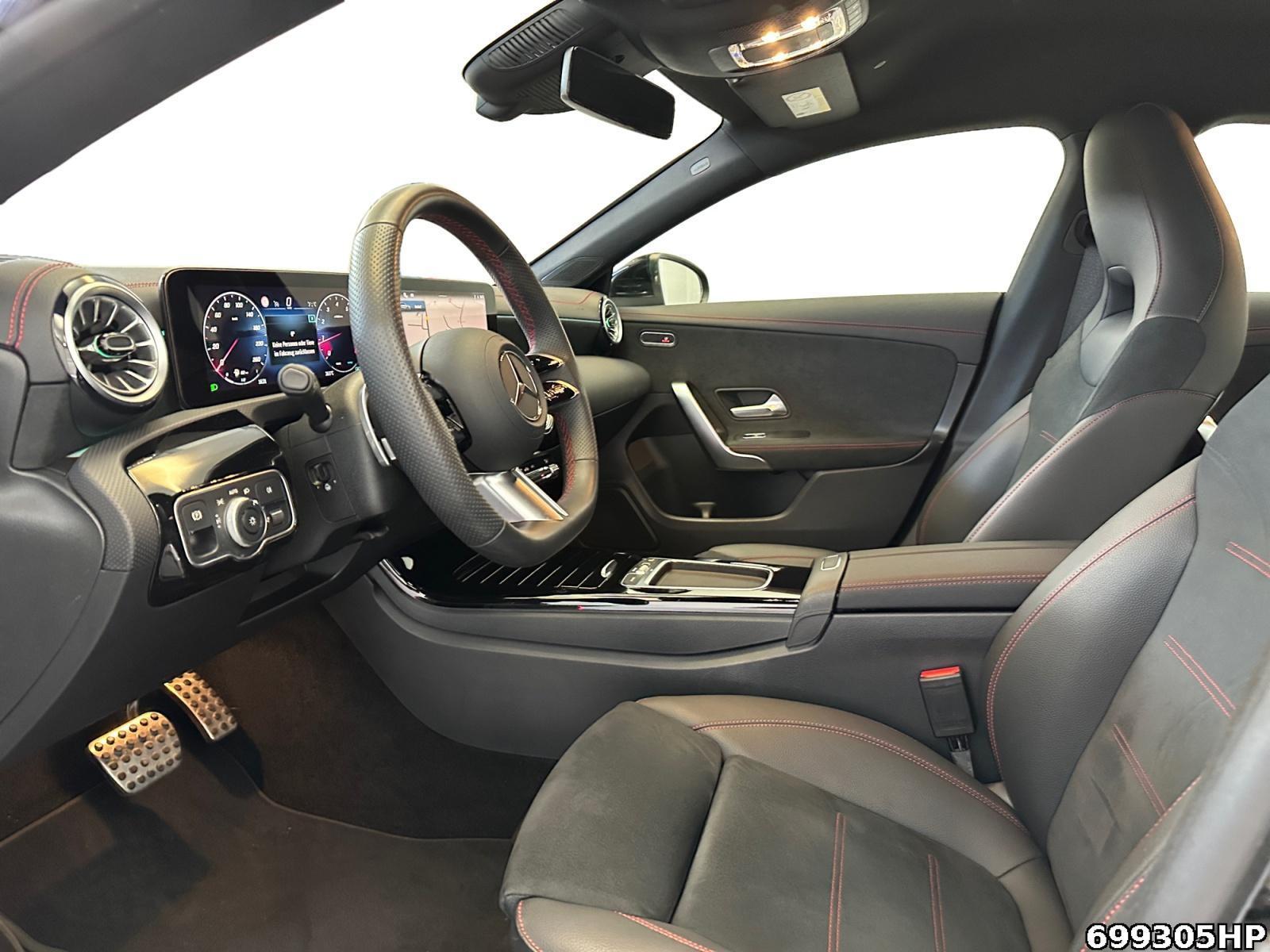 Fahrzeugabbildung Mercedes-Benz CLA 180 Coupé AMG CarPlay Ambient Kamera Keyless