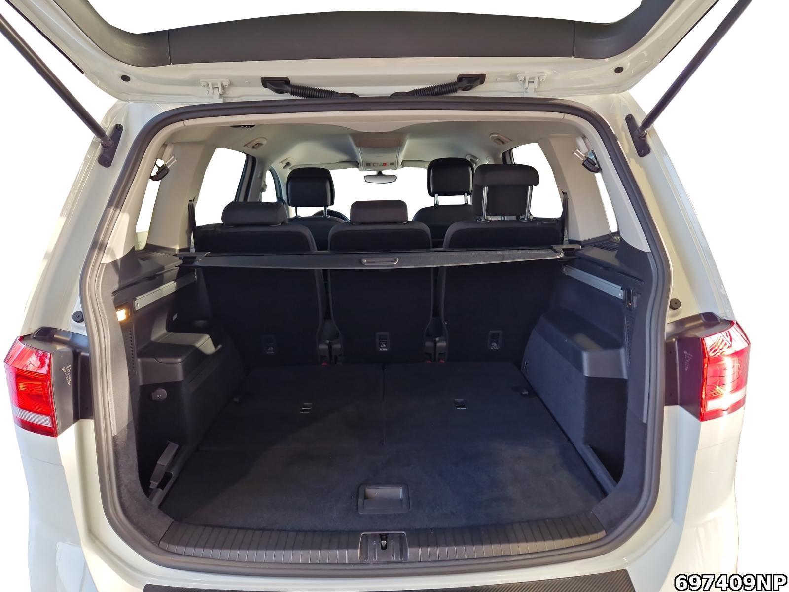 Fahrzeugabbildung Volkswagen Touran 2.0 TDI United 7 Sitzer AHK Navi DAB+