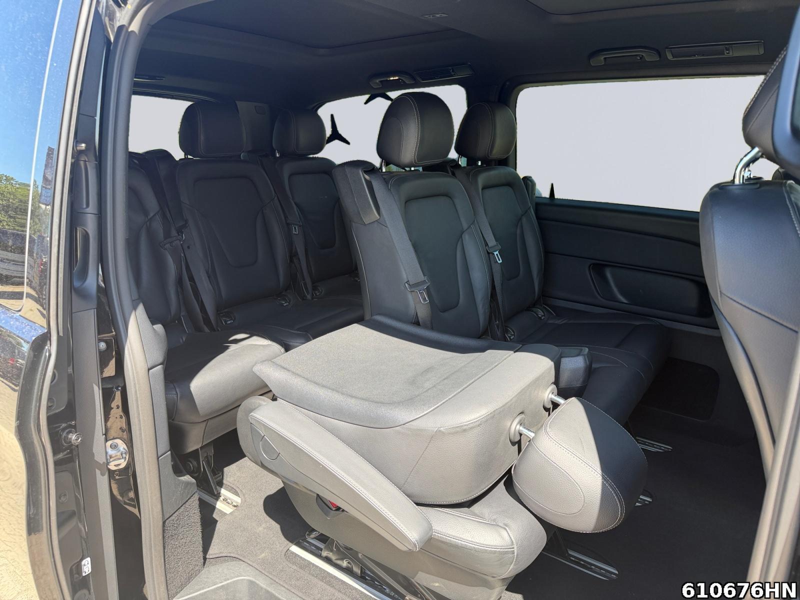 Fahrzeugabbildung Mercedes-Benz V 300 ED/L *SonderBekleb.*AHK2,5*4x4*STHZ*AMG*