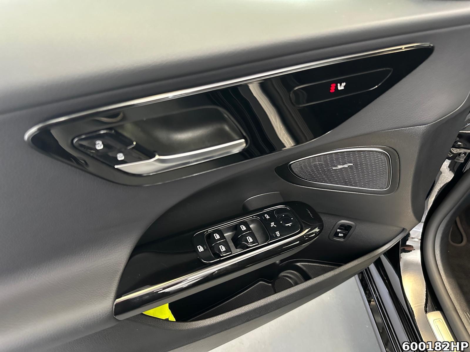 Fahrzeugabbildung Mercedes-Benz C 220 T d Avantgarde DigitalLight Distronic HUD