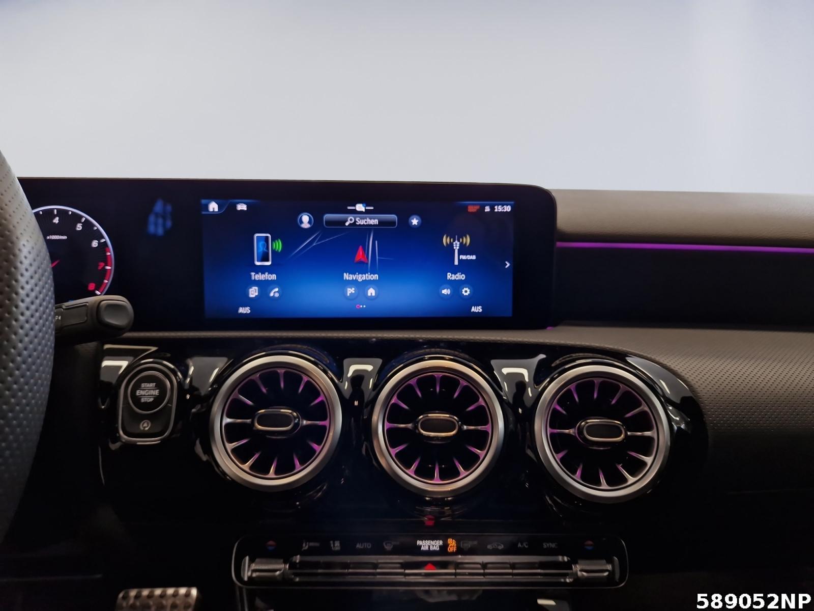 Fahrzeugabbildung Mercedes-Benz A 200 AMG Night LED Kamera Ambiente 18