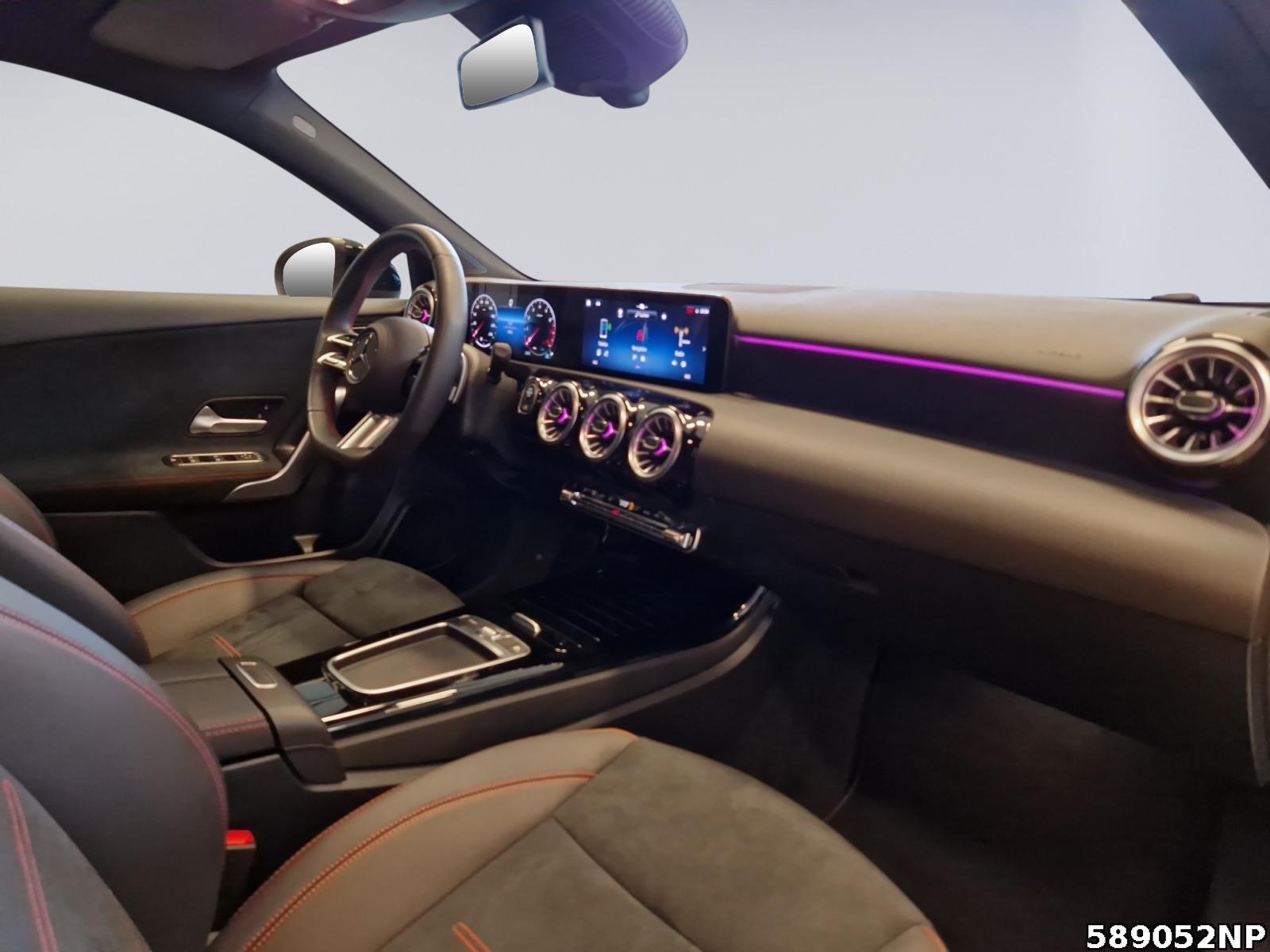 Fahrzeugabbildung Mercedes-Benz A 200 AMG Night LED Kamera Ambiente 18