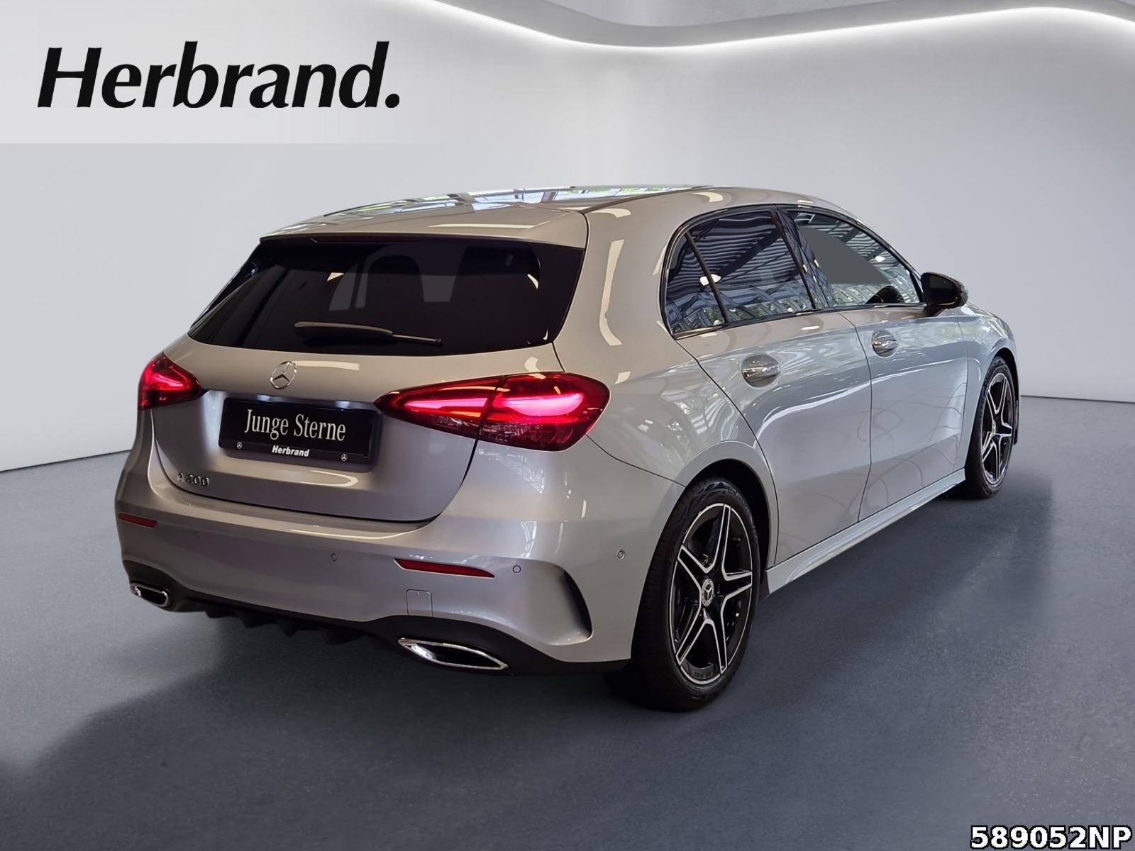 Fahrzeugabbildung Mercedes-Benz A 200 AMG Night LED Kamera Ambiente 18