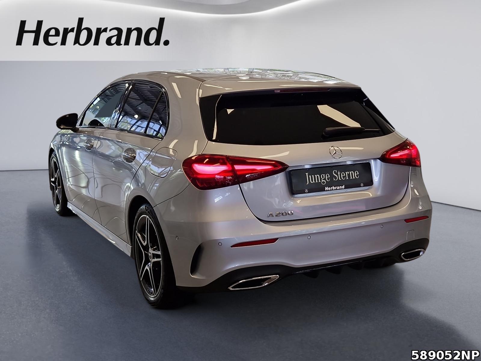 Fahrzeugabbildung Mercedes-Benz A 200 AMG Night LED Kamera Ambiente 18