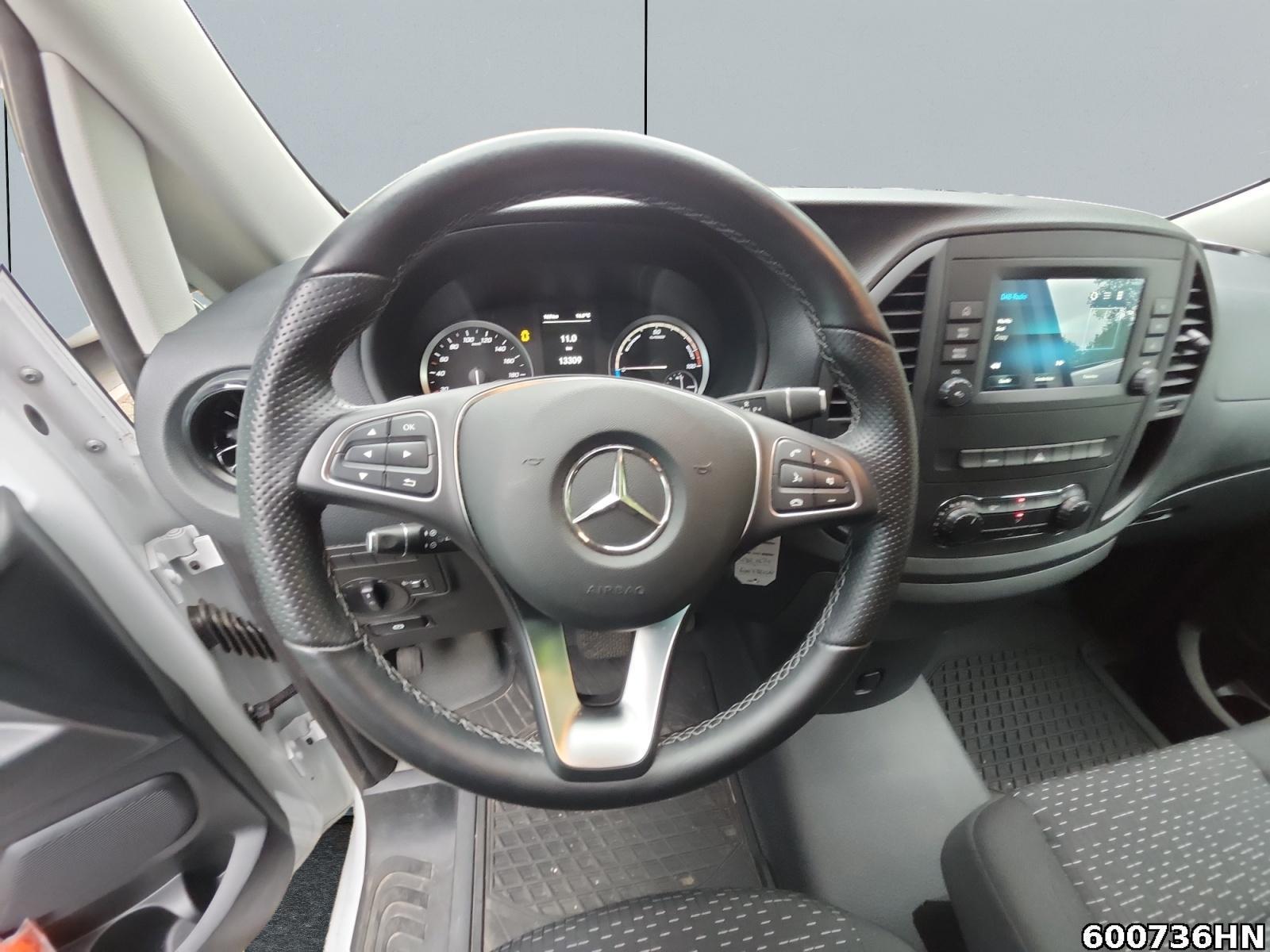 Fahrzeugabbildung Mercedes-Benz eVito 112 lang*Kamera*Tempomat*60KWh*EasyCargo*