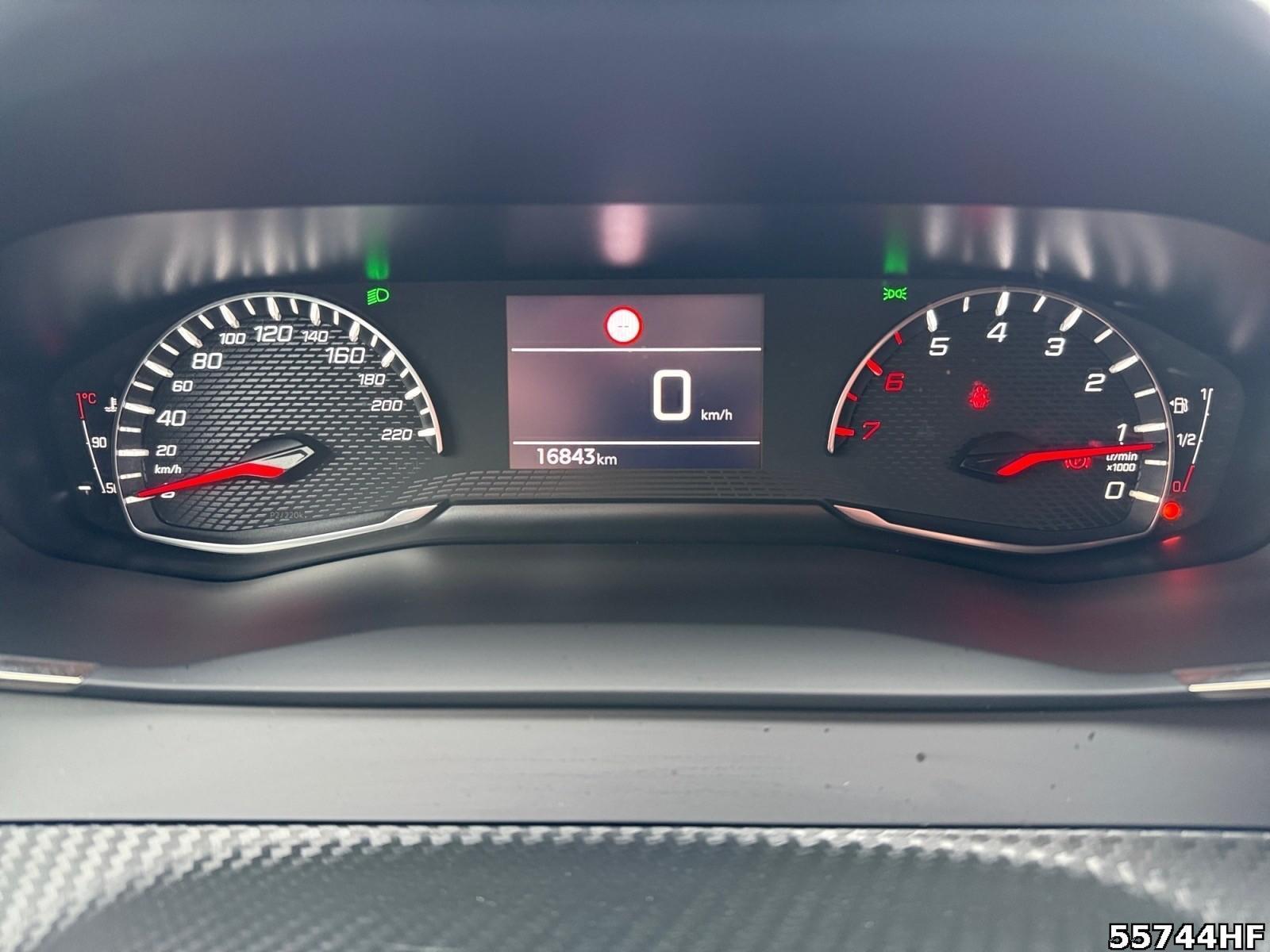 Fahrzeugabbildung Peugeot 2008 Allure +LED+TEMPOMAT+CARPLAY+LANEASSIST+