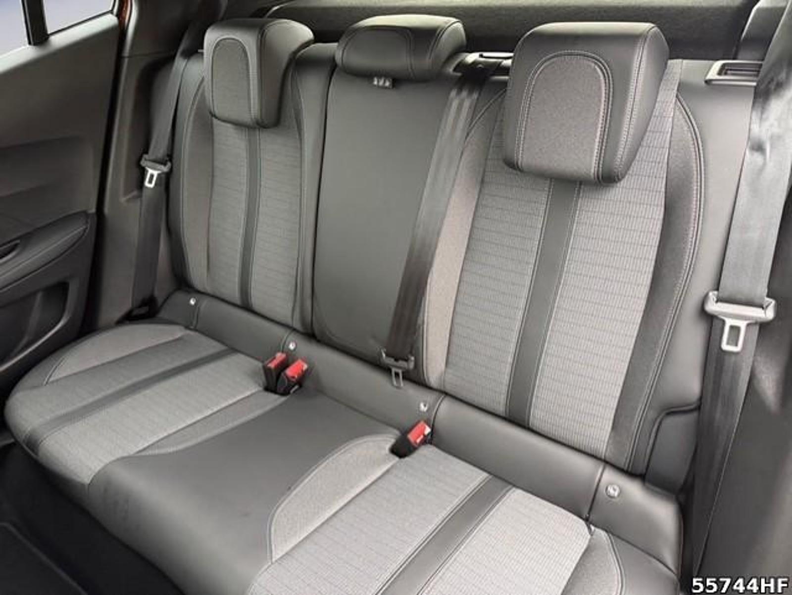 Fahrzeugabbildung Peugeot 2008 Allure +LED+TEMPOMAT+CARPLAY+LANEASSIST+