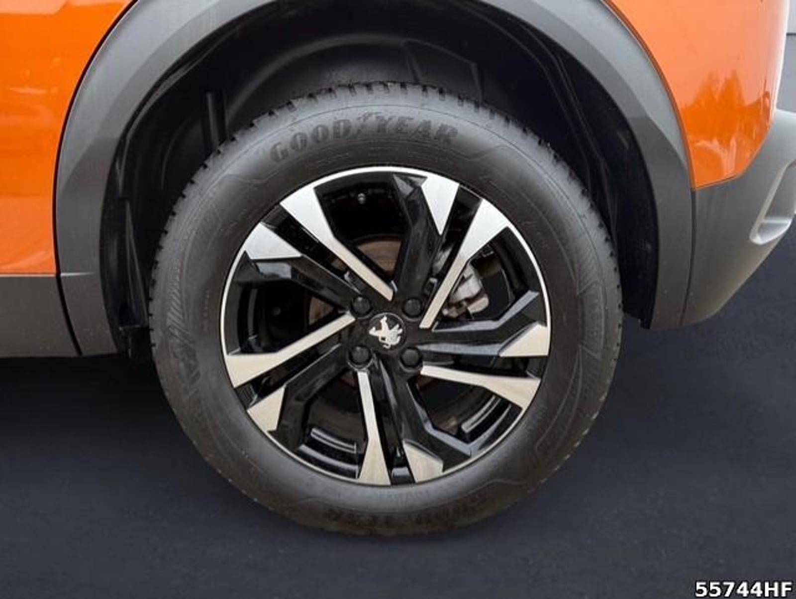 Fahrzeugabbildung Peugeot 2008 Allure +LED+TEMPOMAT+CARPLAY+LANEASSIST+