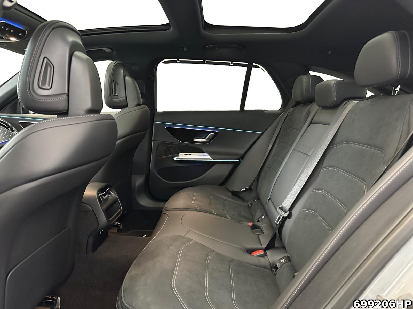 Fahrzeugabbildung Mercedes-Benz E 300 T AMG Night DISTRONIC AHK Pano DIGITAL