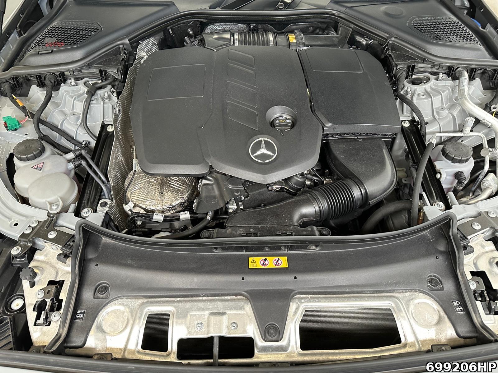 Fahrzeugabbildung Mercedes-Benz E 300 T AMG Night DISTRONIC AHK Pano DIGITAL