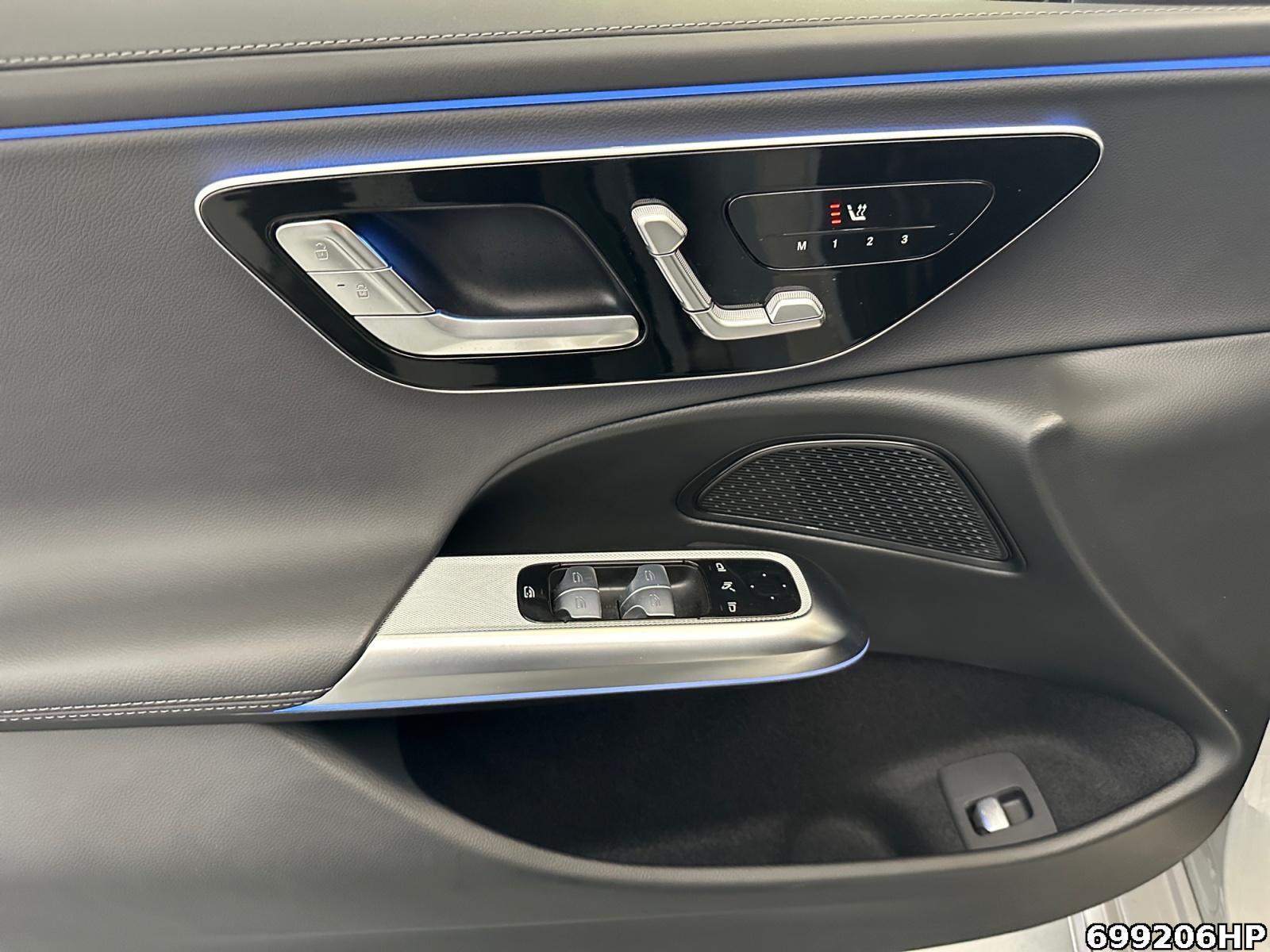 Fahrzeugabbildung Mercedes-Benz E 300 T AMG Night DISTRONIC AHK Pano DIGITAL