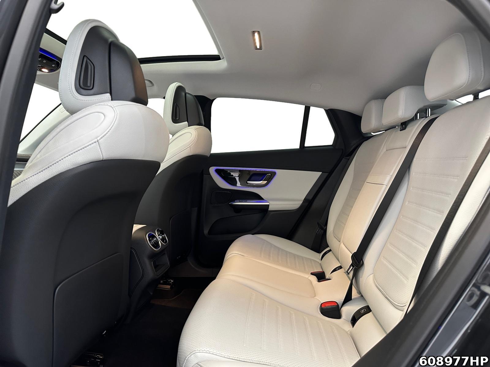 Fahrzeugabbildung Mercedes-Benz GLC 300 de 4M AMG Coupé AHK Pano DISTRONIC 360°