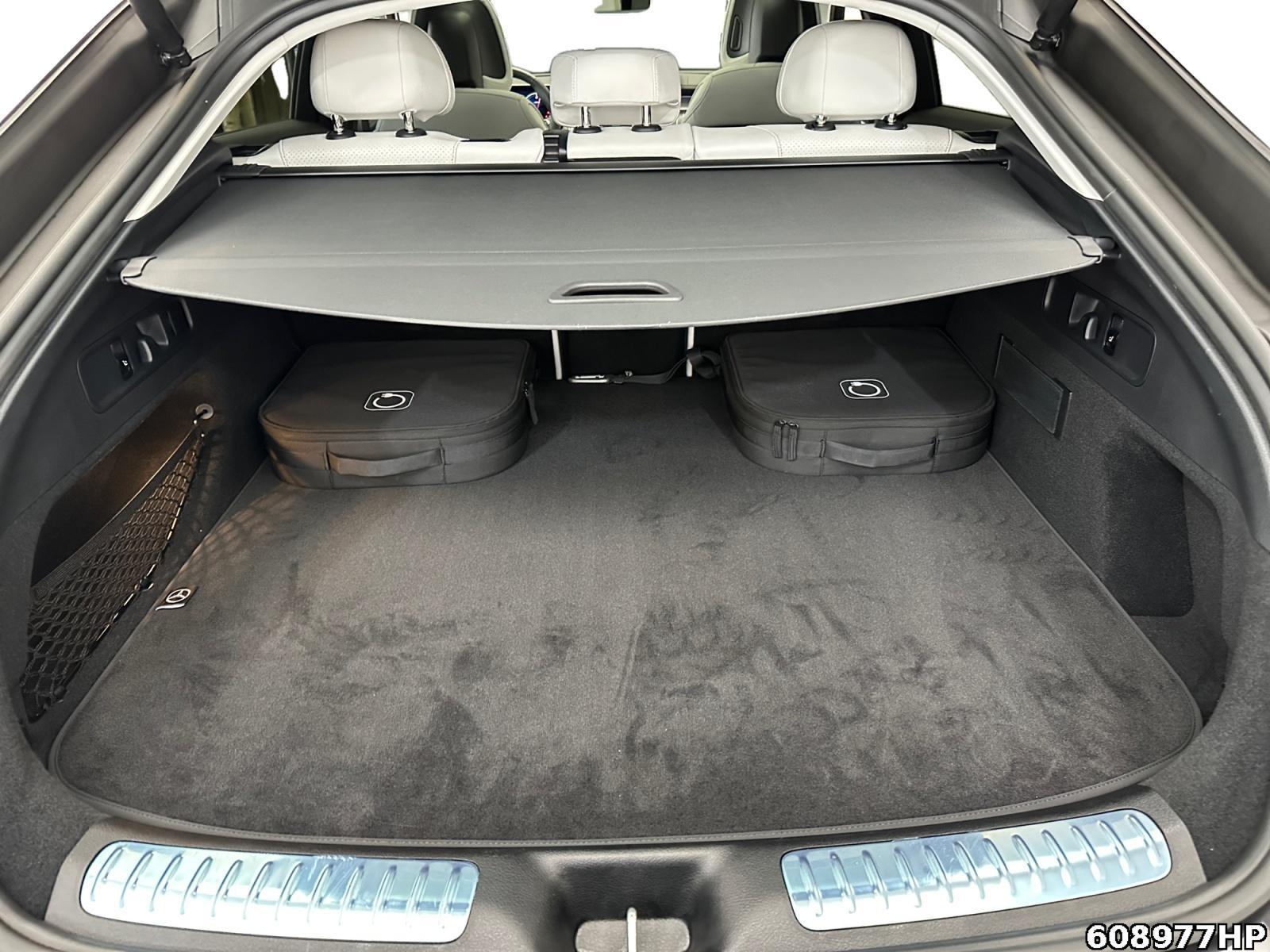 Fahrzeugabbildung Mercedes-Benz GLC 300 de 4M AMG Coupé AHK Pano DISTRONIC 360°