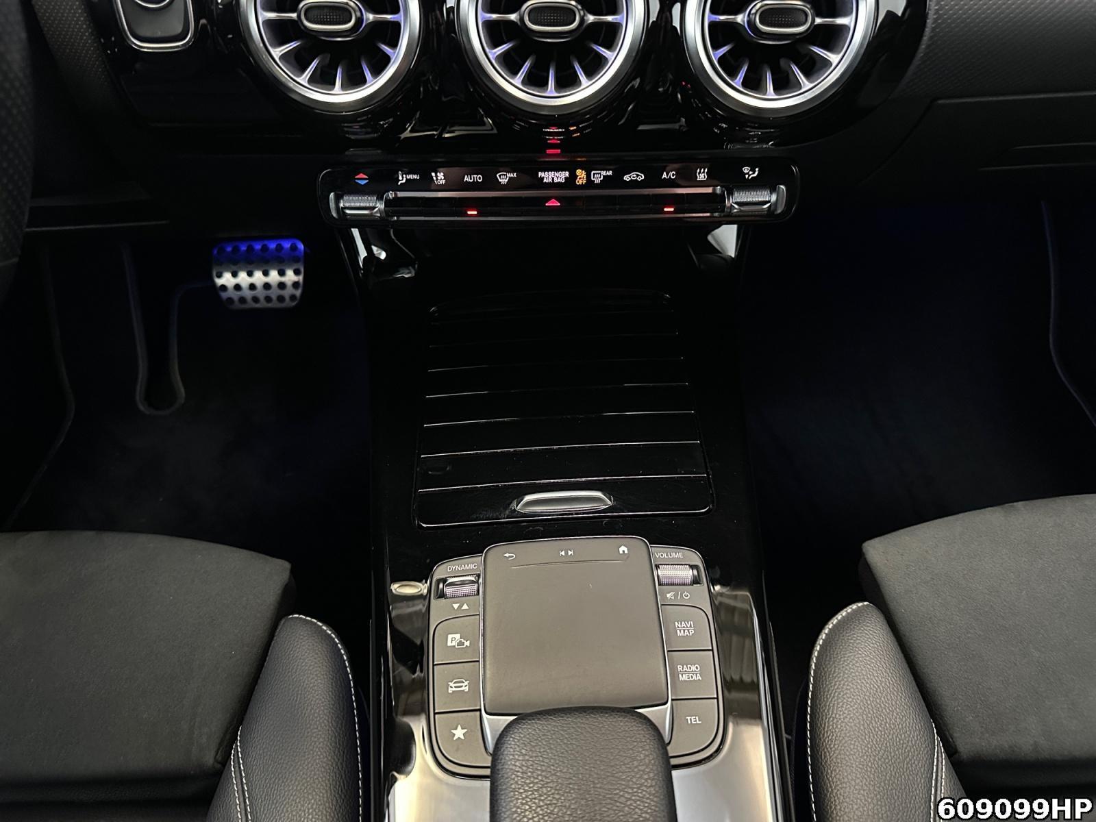 Fahrzeugabbildung Mercedes-Benz CLA 250 Shooting Brake e AMG Line Night Kamera CarPlay LED