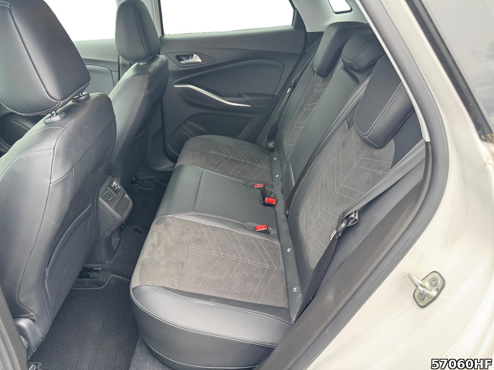 Fahrzeugabbildung Opel Grandland X Ultimate 1.6 Plug-In-Hybrid