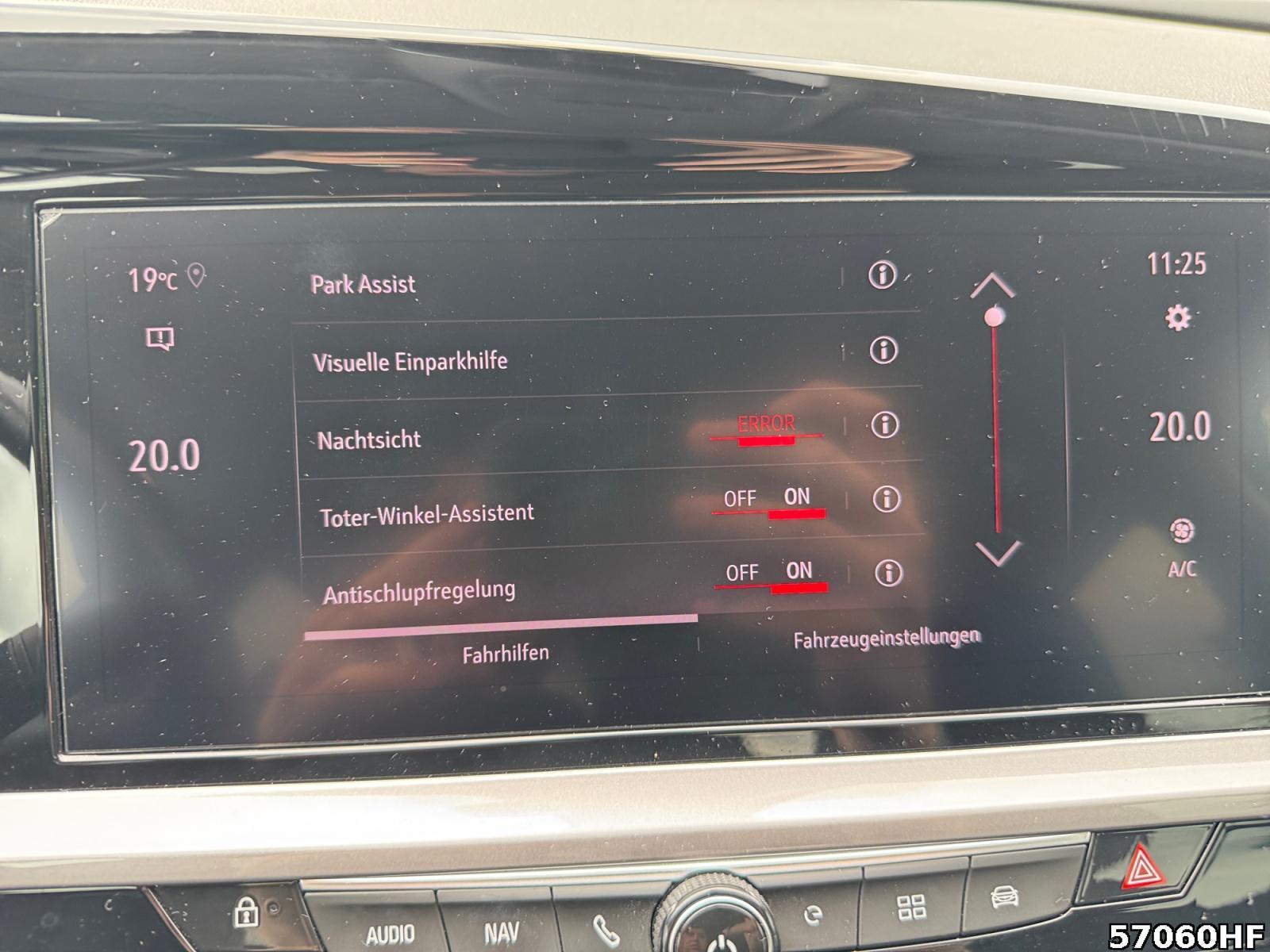 Fahrzeugabbildung Opel Grandland X Ultimate 1.6 Plug-In-Hybrid