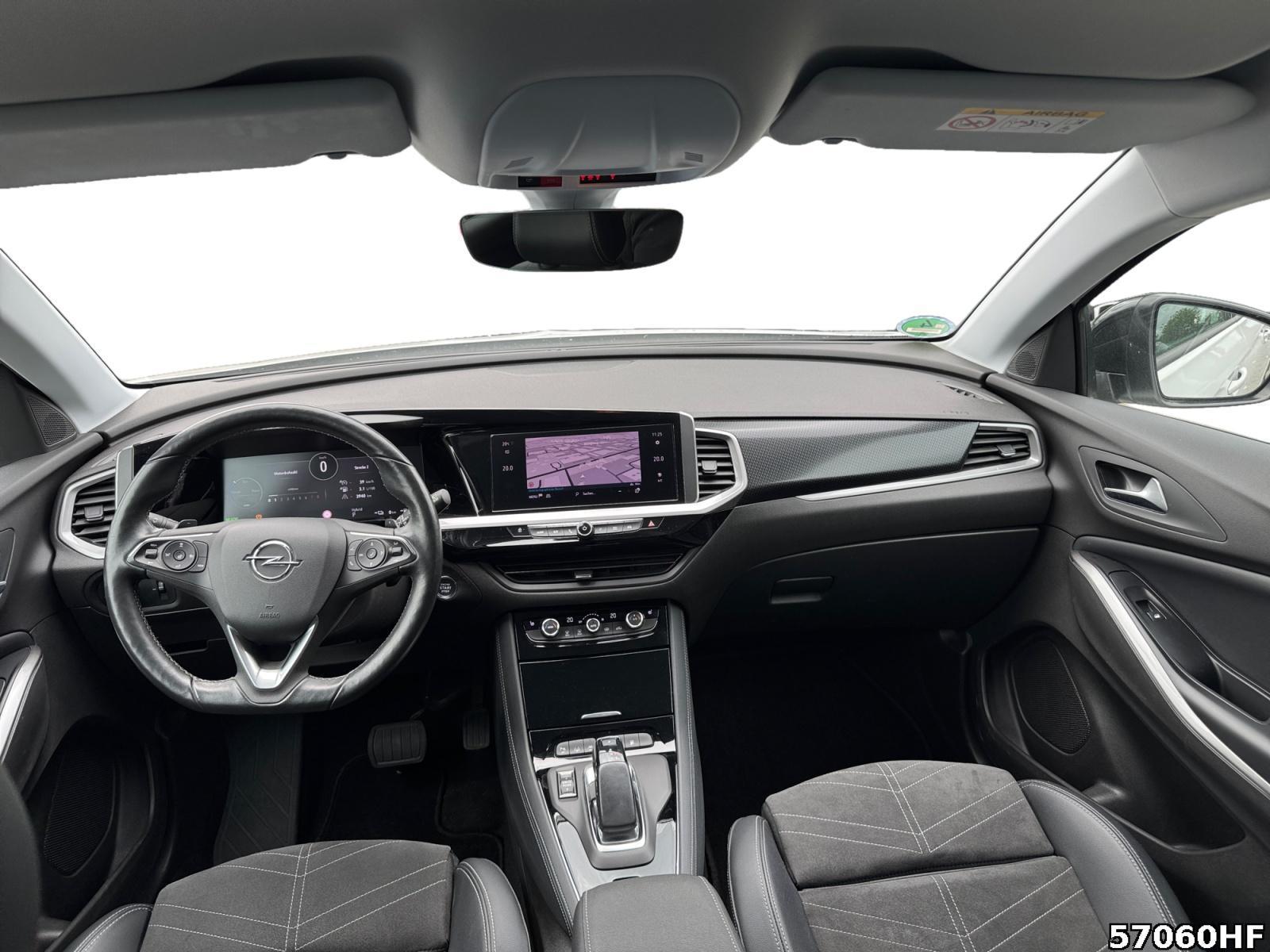 Fahrzeugabbildung Opel Grandland X Ultimate 1.6 Plug-In-Hybrid
