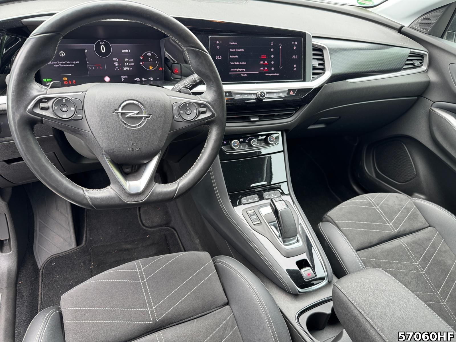 Fahrzeugabbildung Opel Grandland X Ultimate 1.6 Plug-In-Hybrid