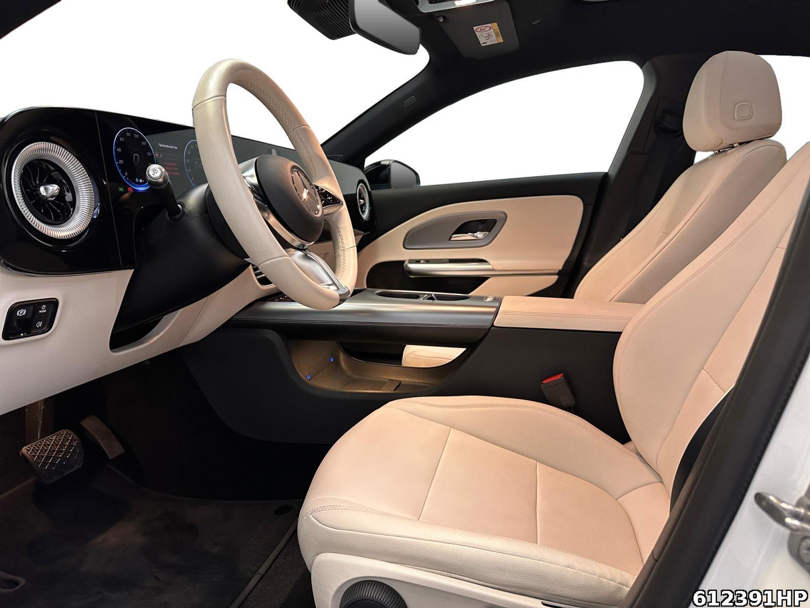 Fahrzeugabbildung Mercedes-Benz CLA 250 Progressive Pano Multibeam Night